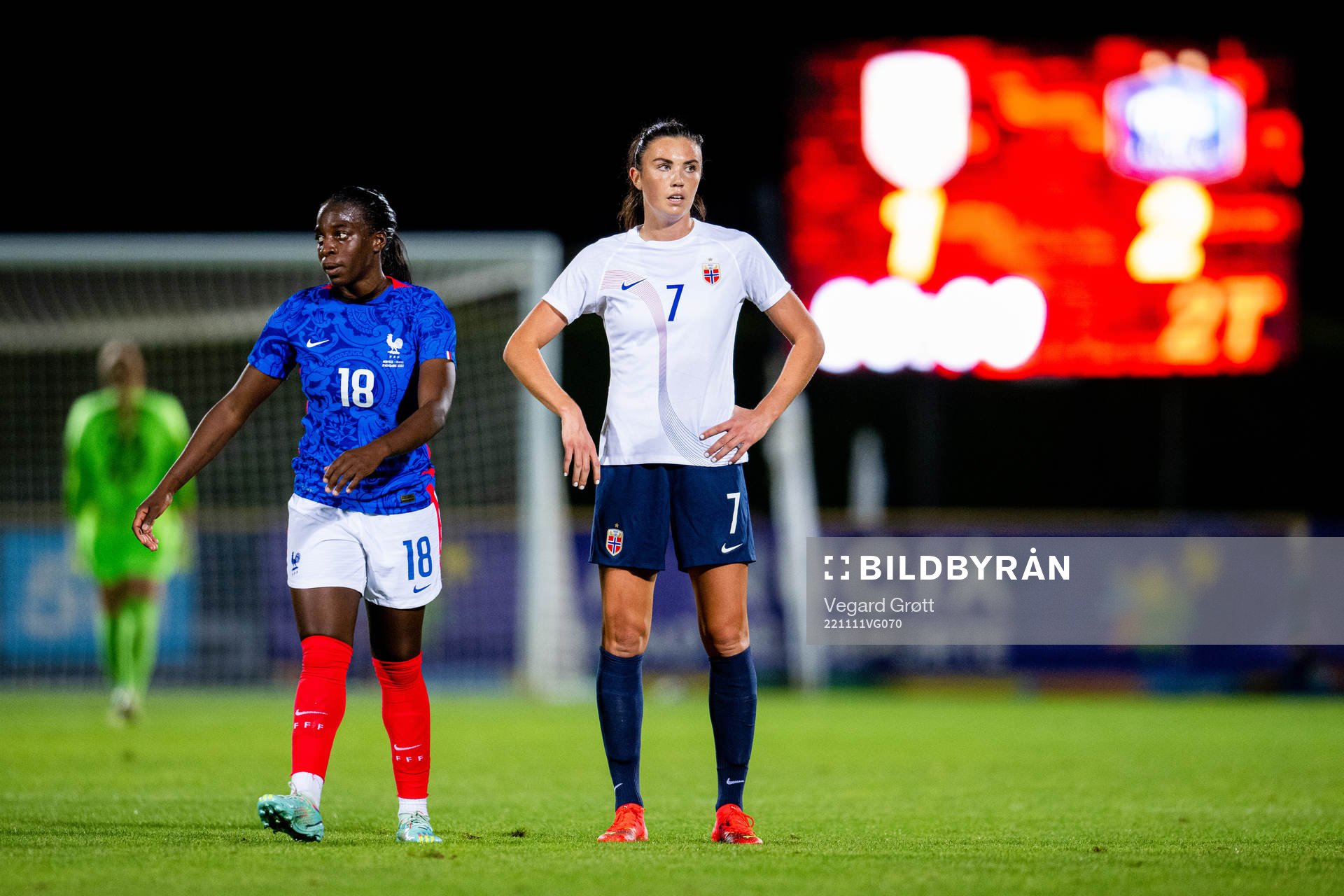 Viviane Asseyi of France and Ingrid Syrstad Engen of Norway