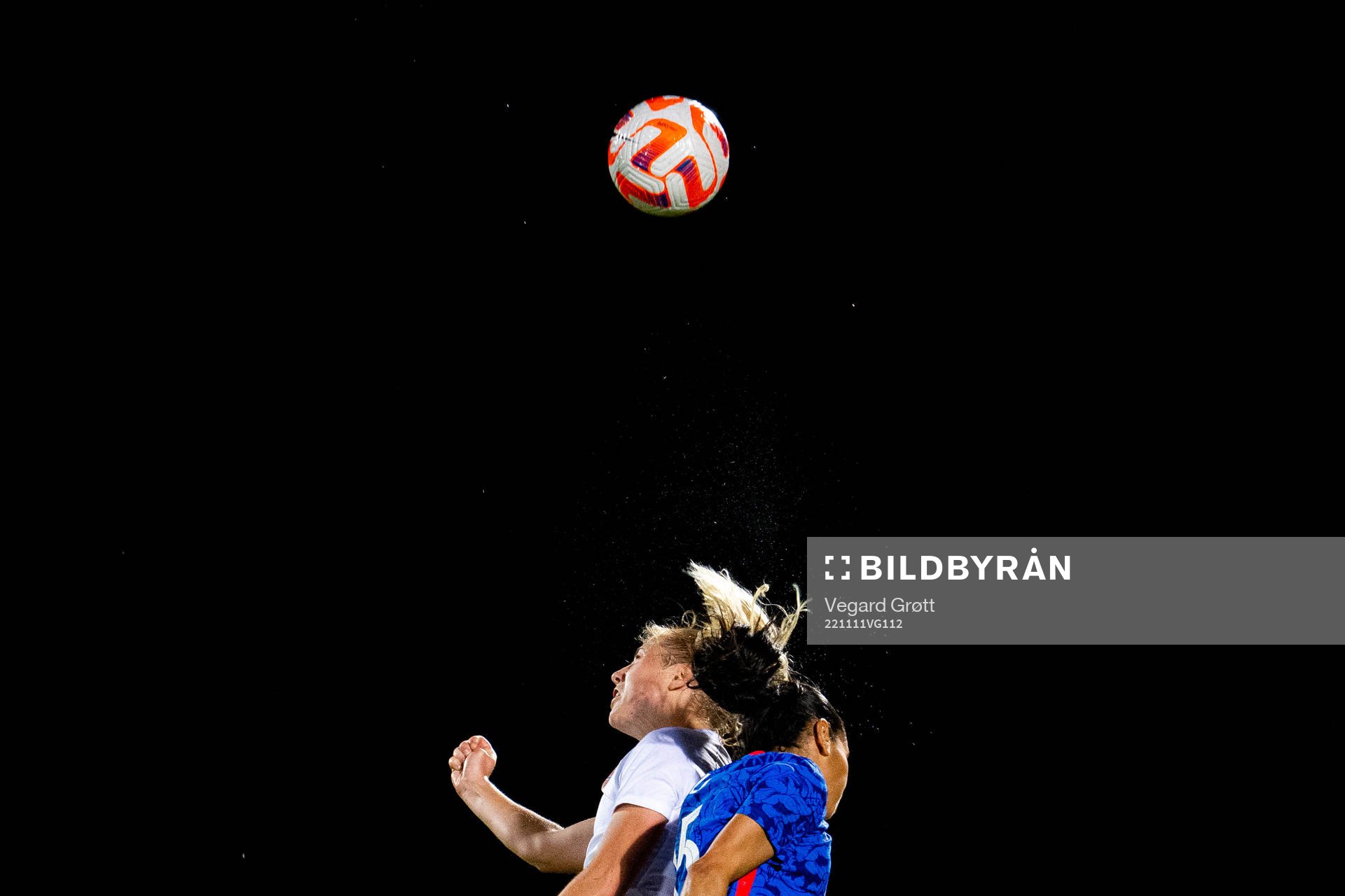 Sophie Roman Haug of Norway and Kenza Dali of France