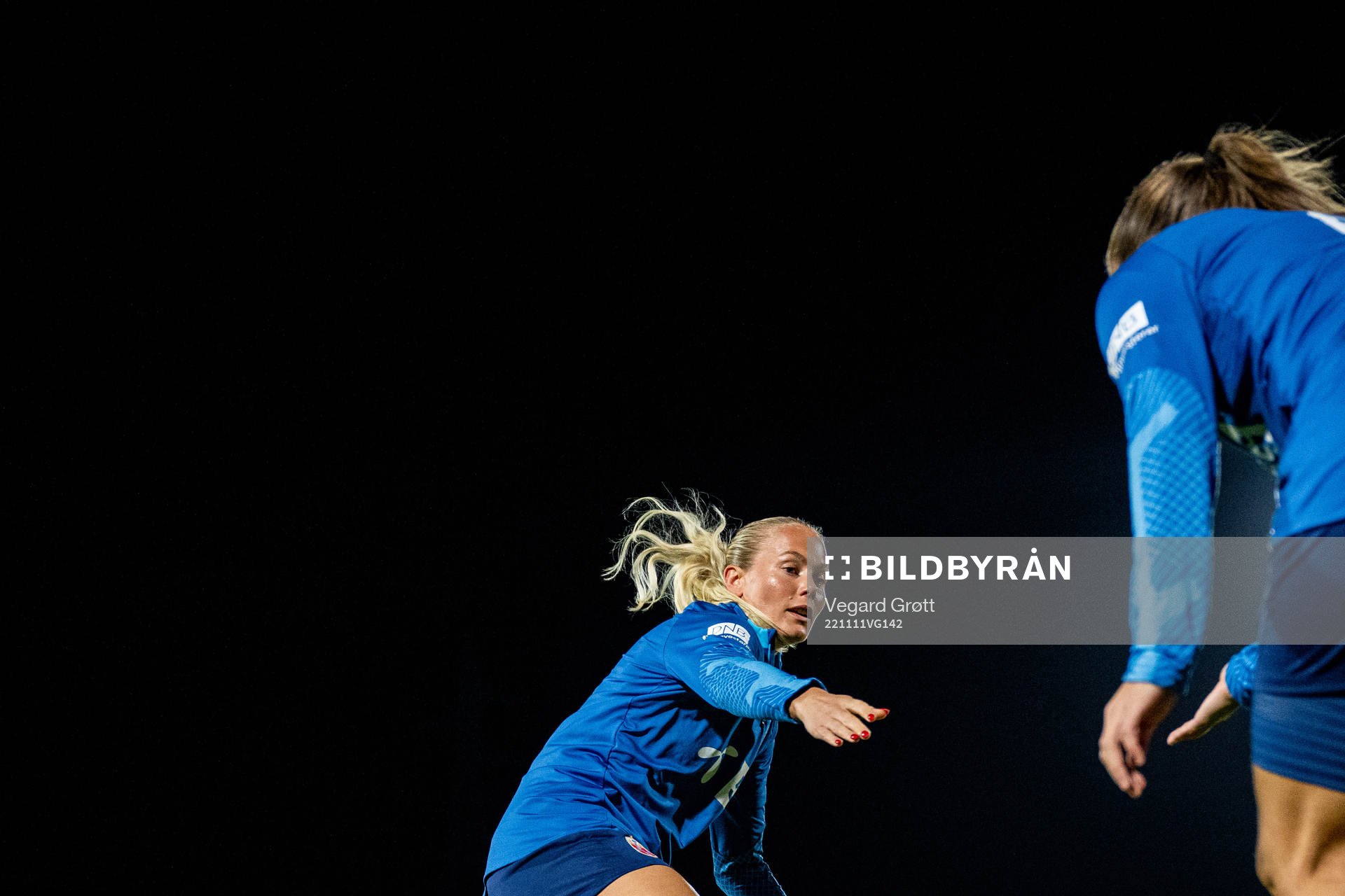 Guro Bergsvand of Norway warms up