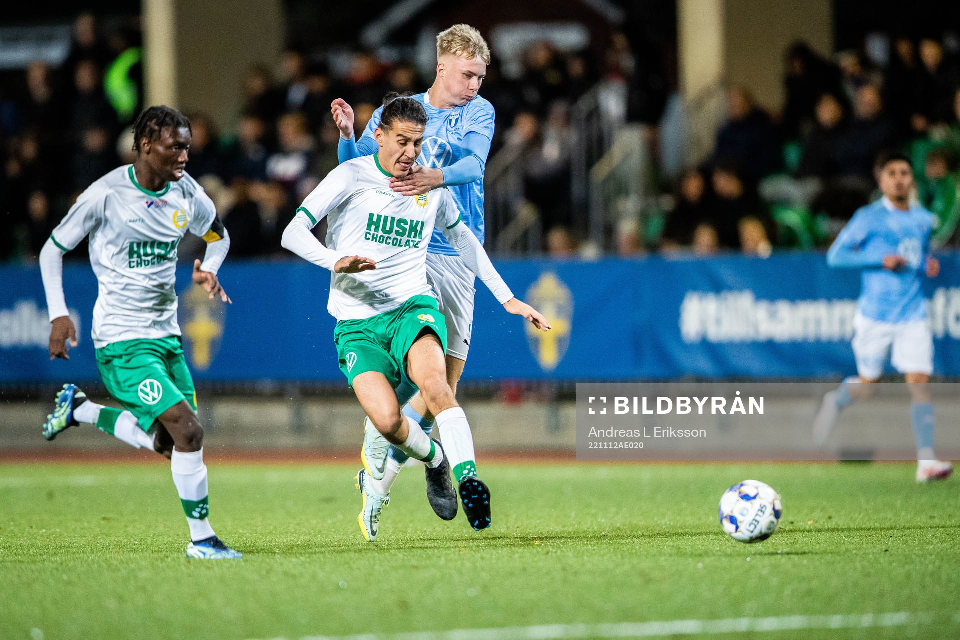 Hammarbys Essayas Lwampindy Bofua och Oscar Fayli mot