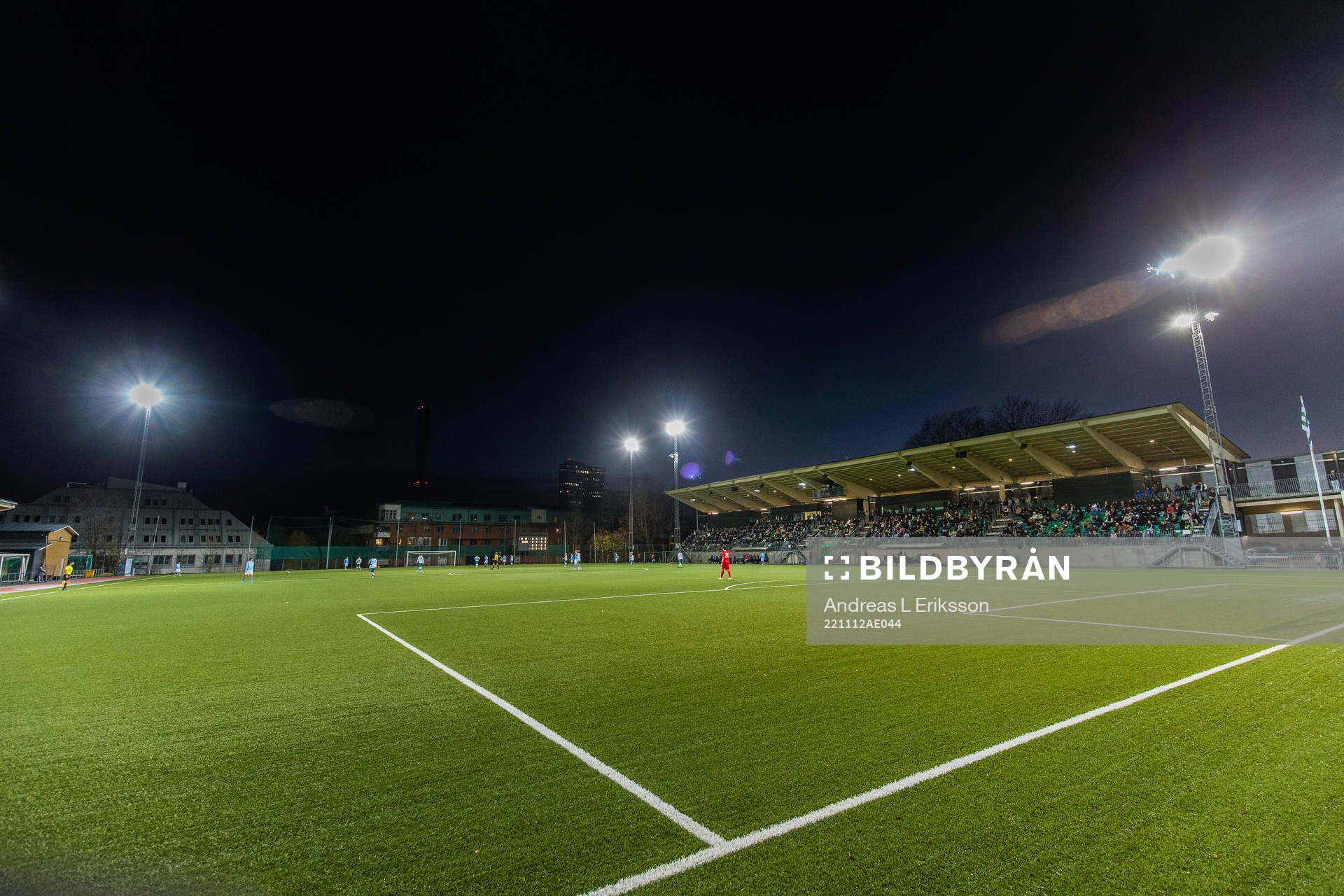 Mörkret sänker sig över Hammarby IP