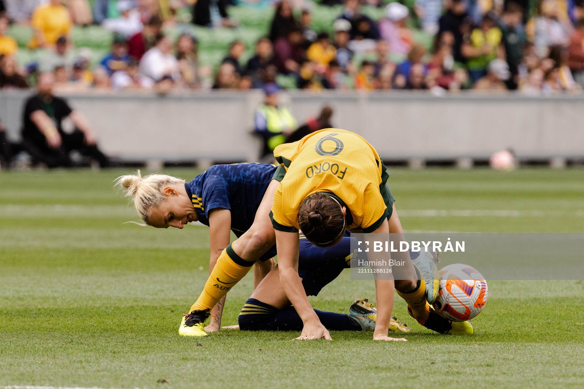 Nathalie Björn of Sweden and Caitlin Foord of Australia during the women's international friendly football match between Australia and Sweden on November 12, 2022 in Melbourne.