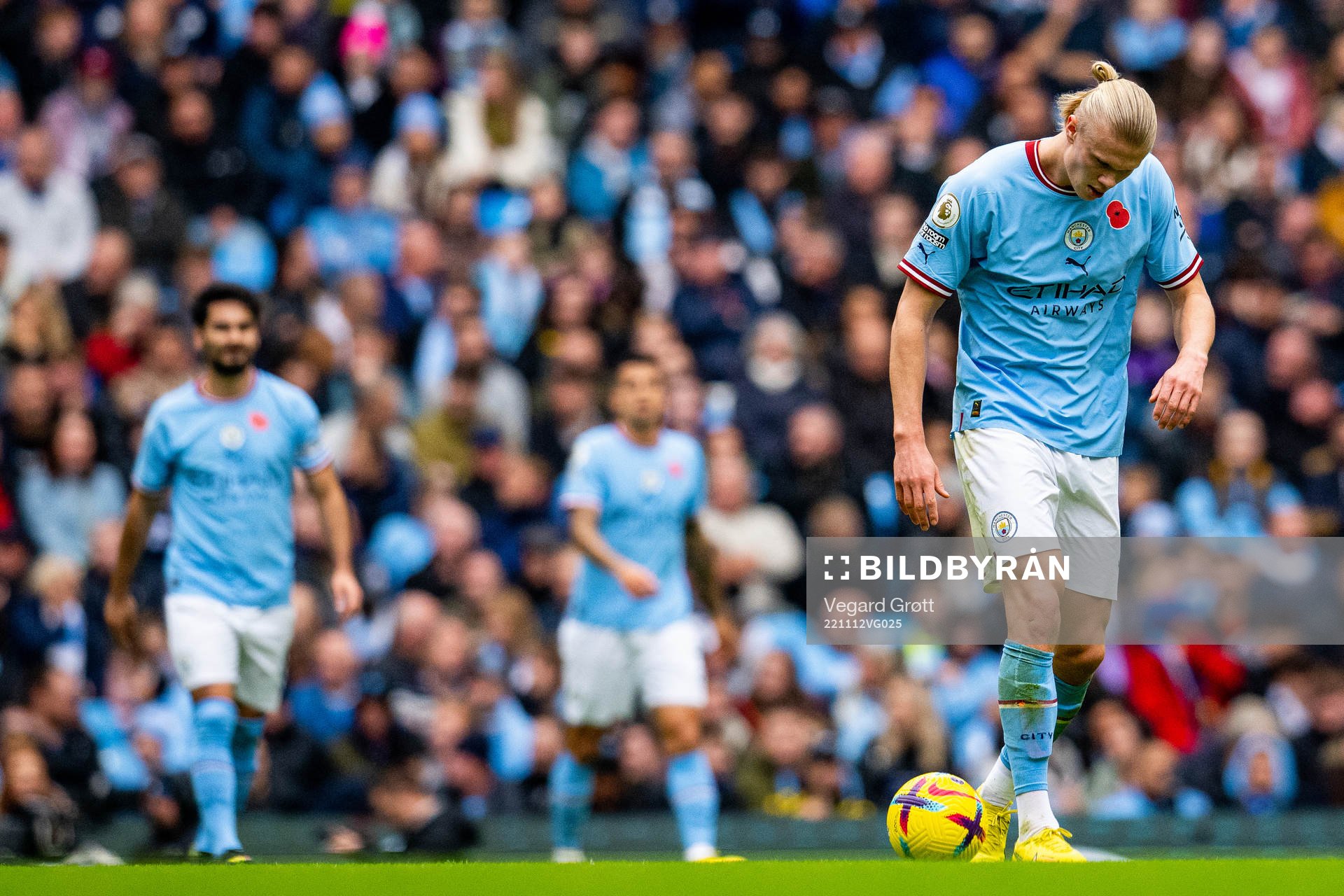 Erling Braut Haaland of Manchester City looks dejected