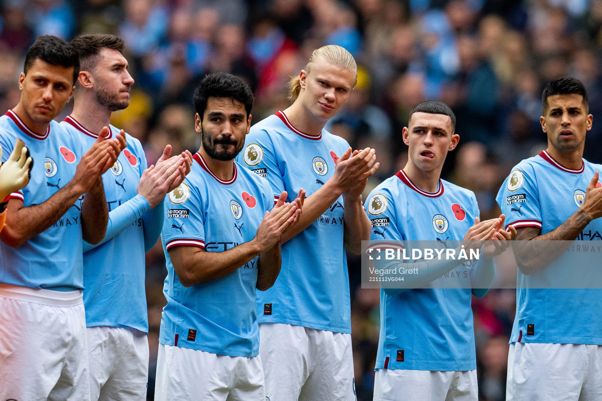 Rodri, Aymeric Laporte, Ilkay Gündogan, Erling Braut Haaland, Phil Foden and João Cancelo of Manchester City ahead of the Premier League football match between Manchester City and Brentford on November 12, 2022 in Manchester.