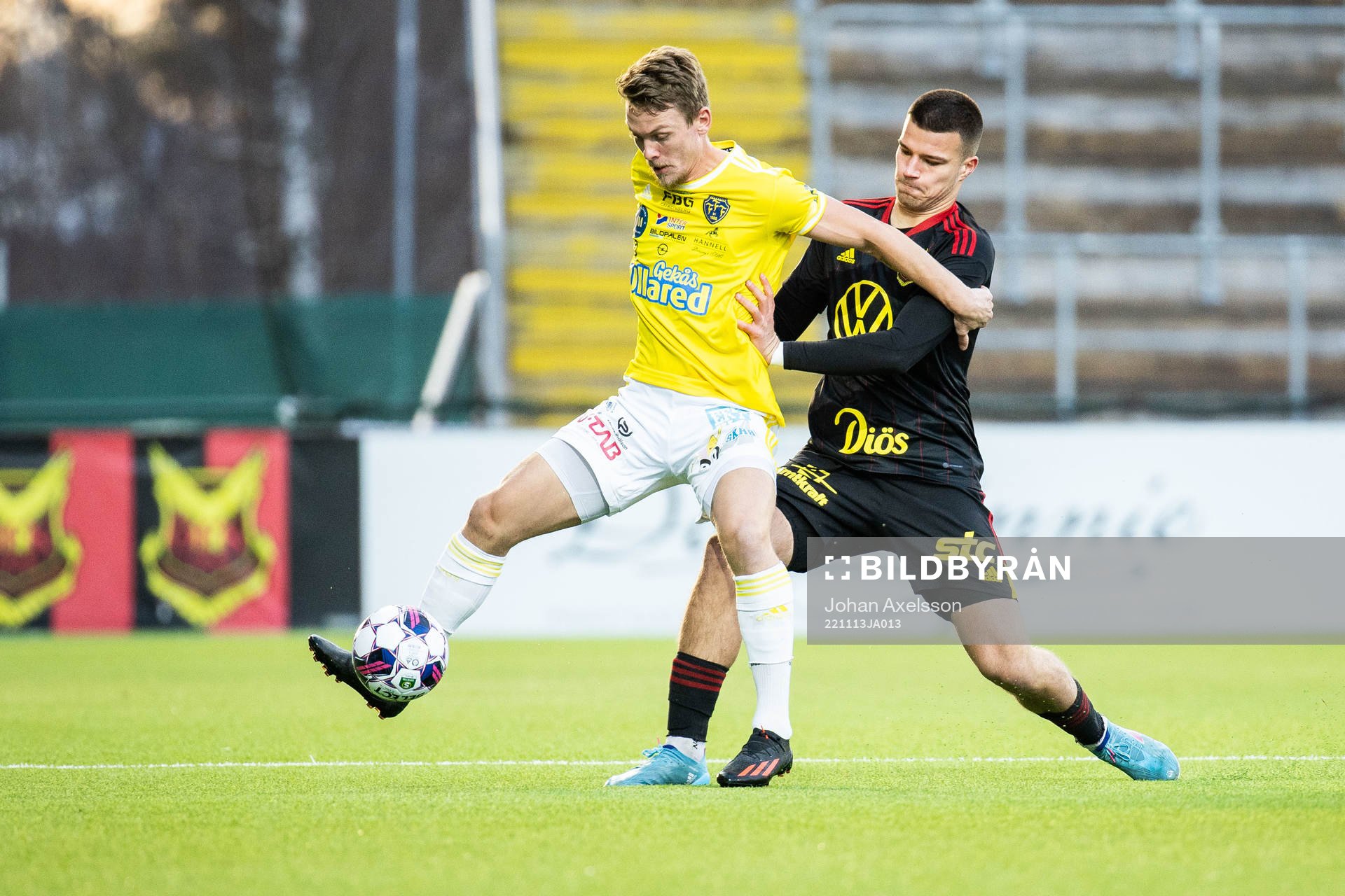 Falkenbergs Robin Hofsö och Östersunds Kristian Novak