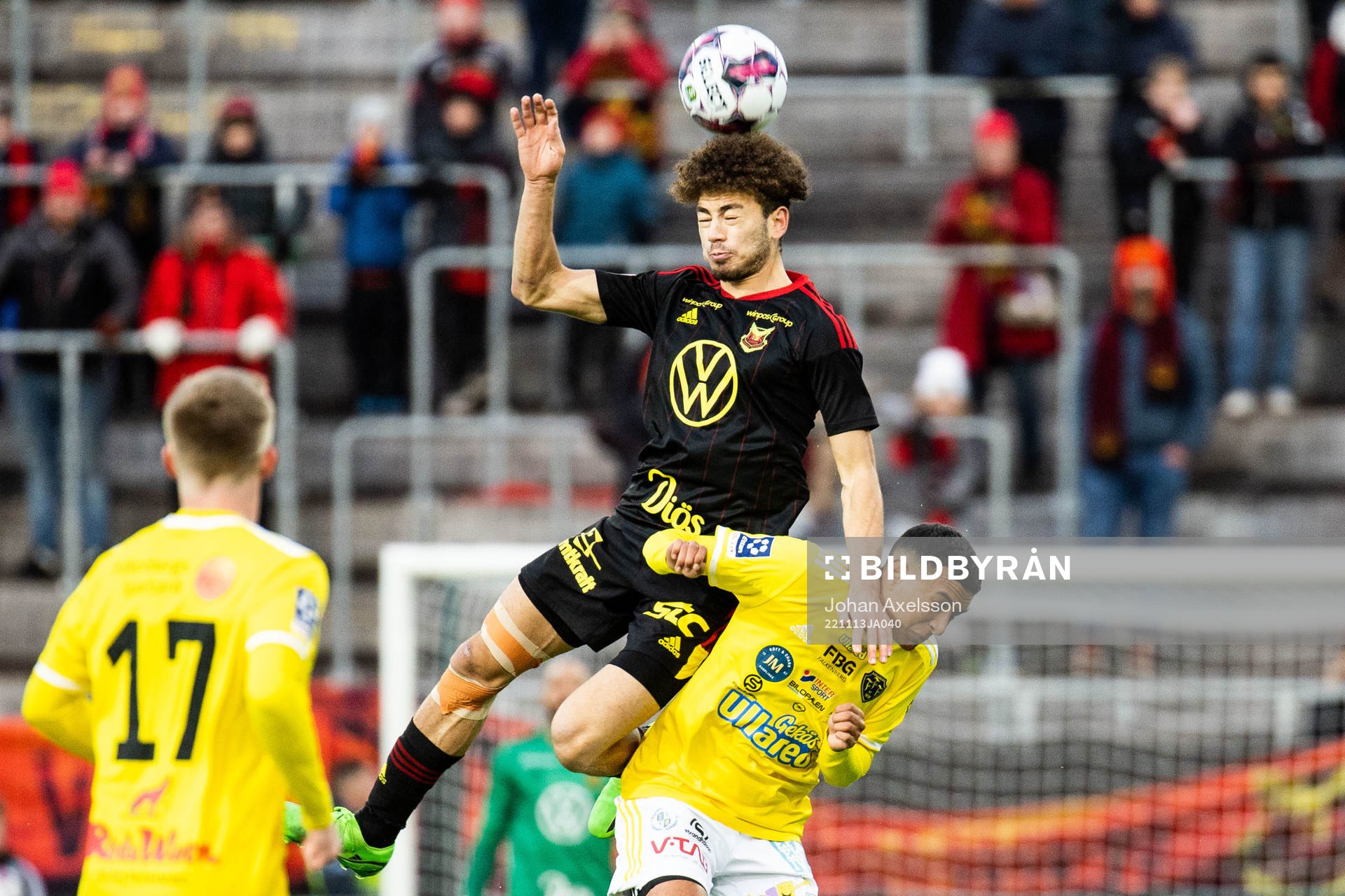Östersunds Ziad Ghanoum och Falkenbergs Oliver Hintsa