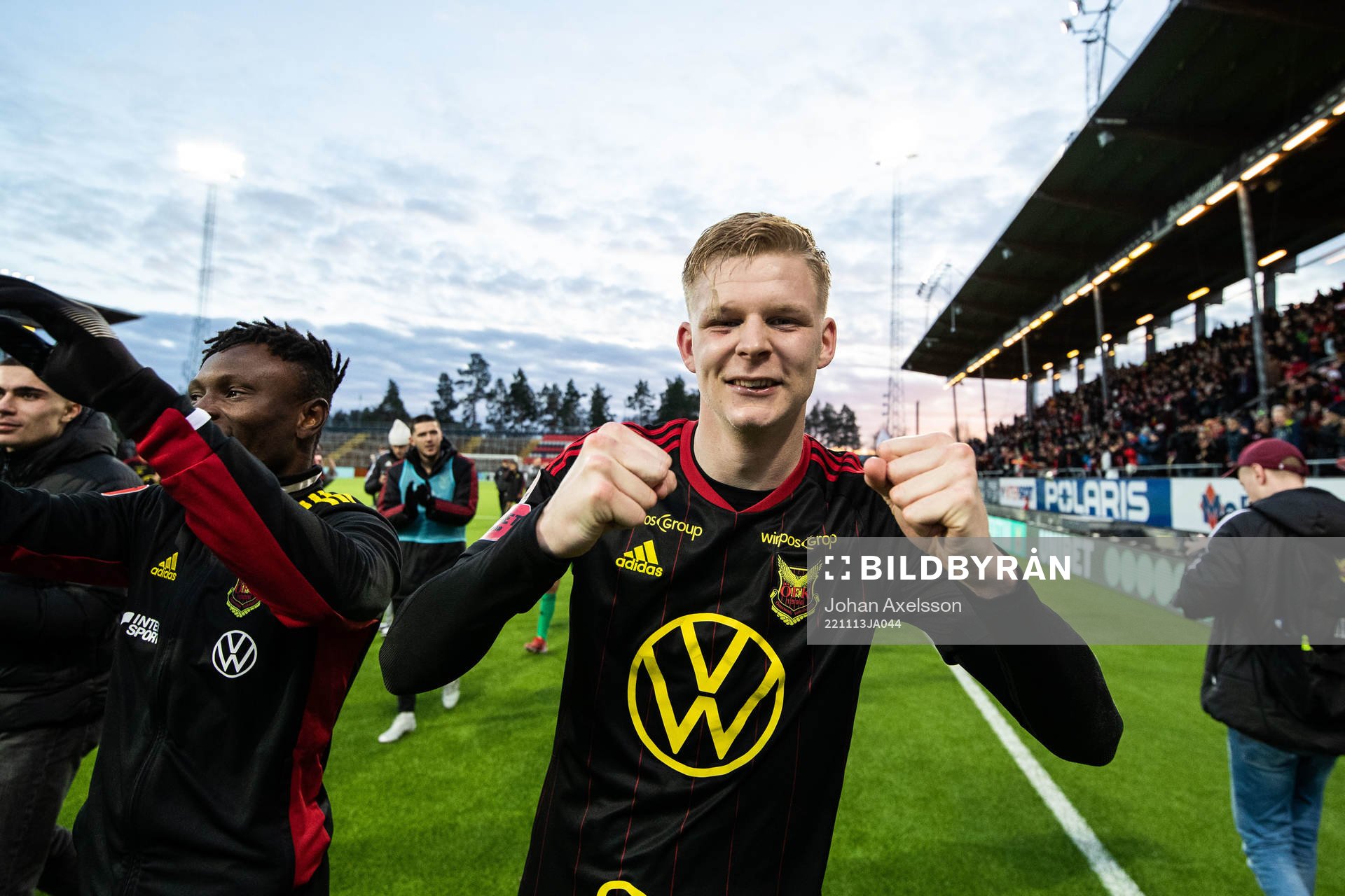 Östersunds Malcolm Stolt jublar