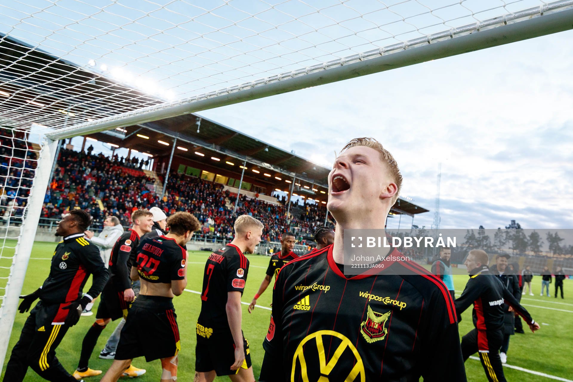 Östersunds Malcolm Stolt  jublar