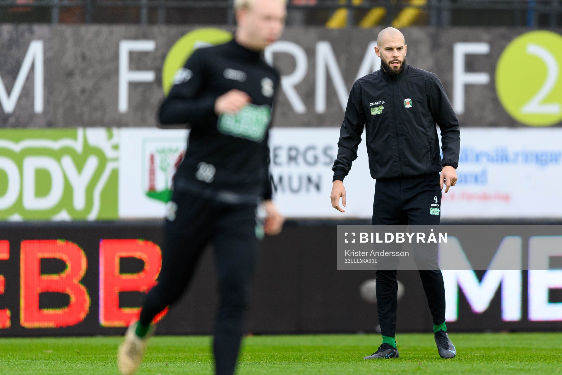 Varbergs Robin Simovic före fotbollsmatchen i kvalet till