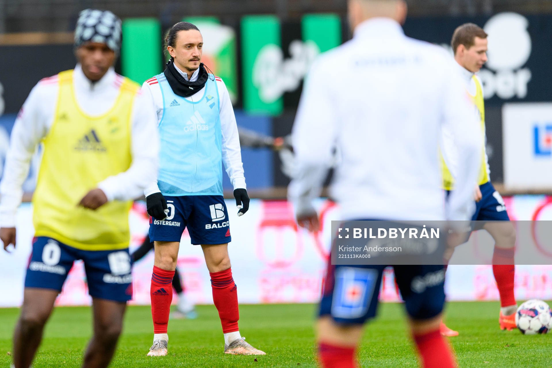 Östers Mattias Pavic före fotbollsmatchen i kvalet till
