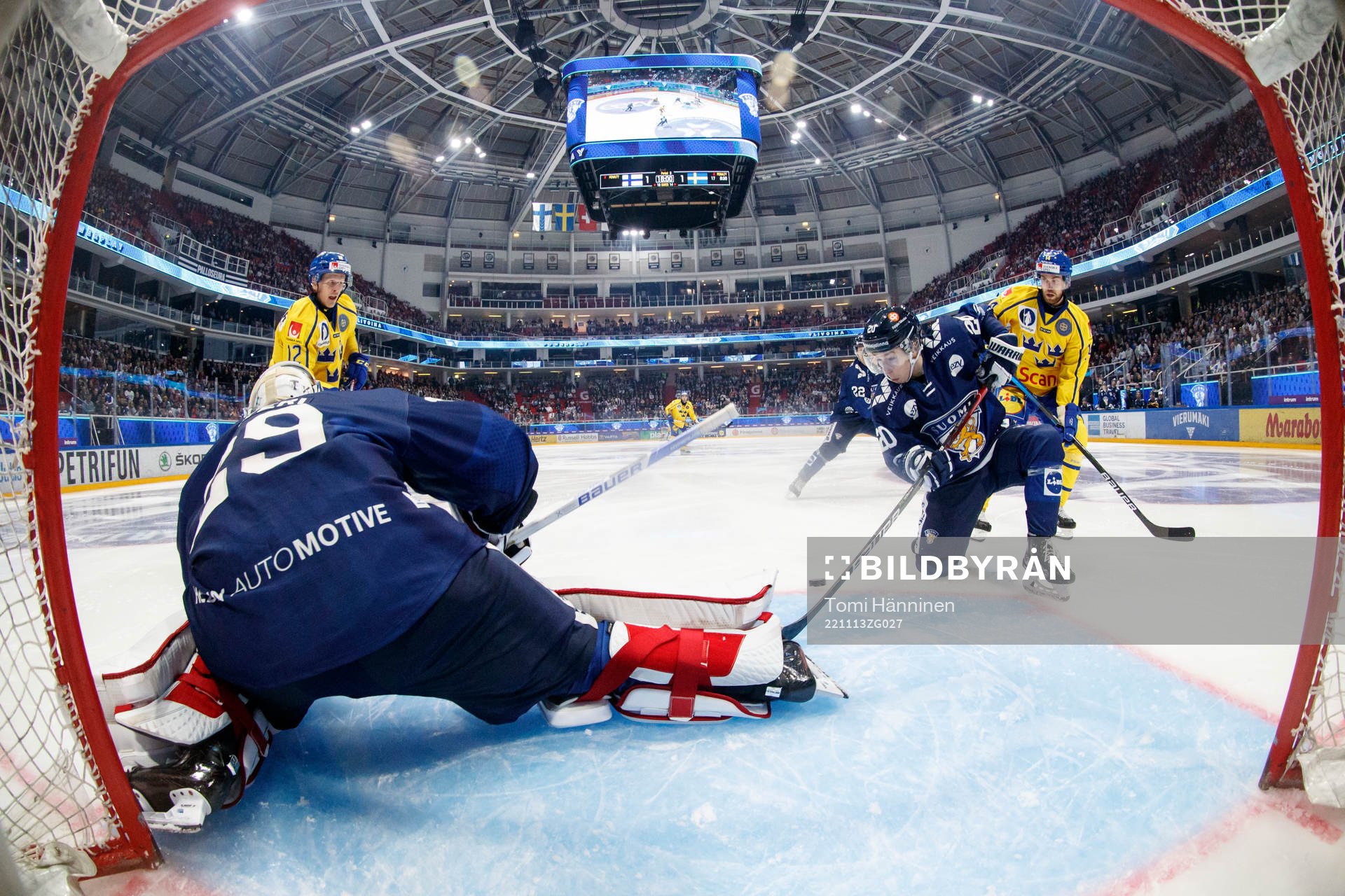 Harri Säteri and Jerry Turkulainen of Finland against Max