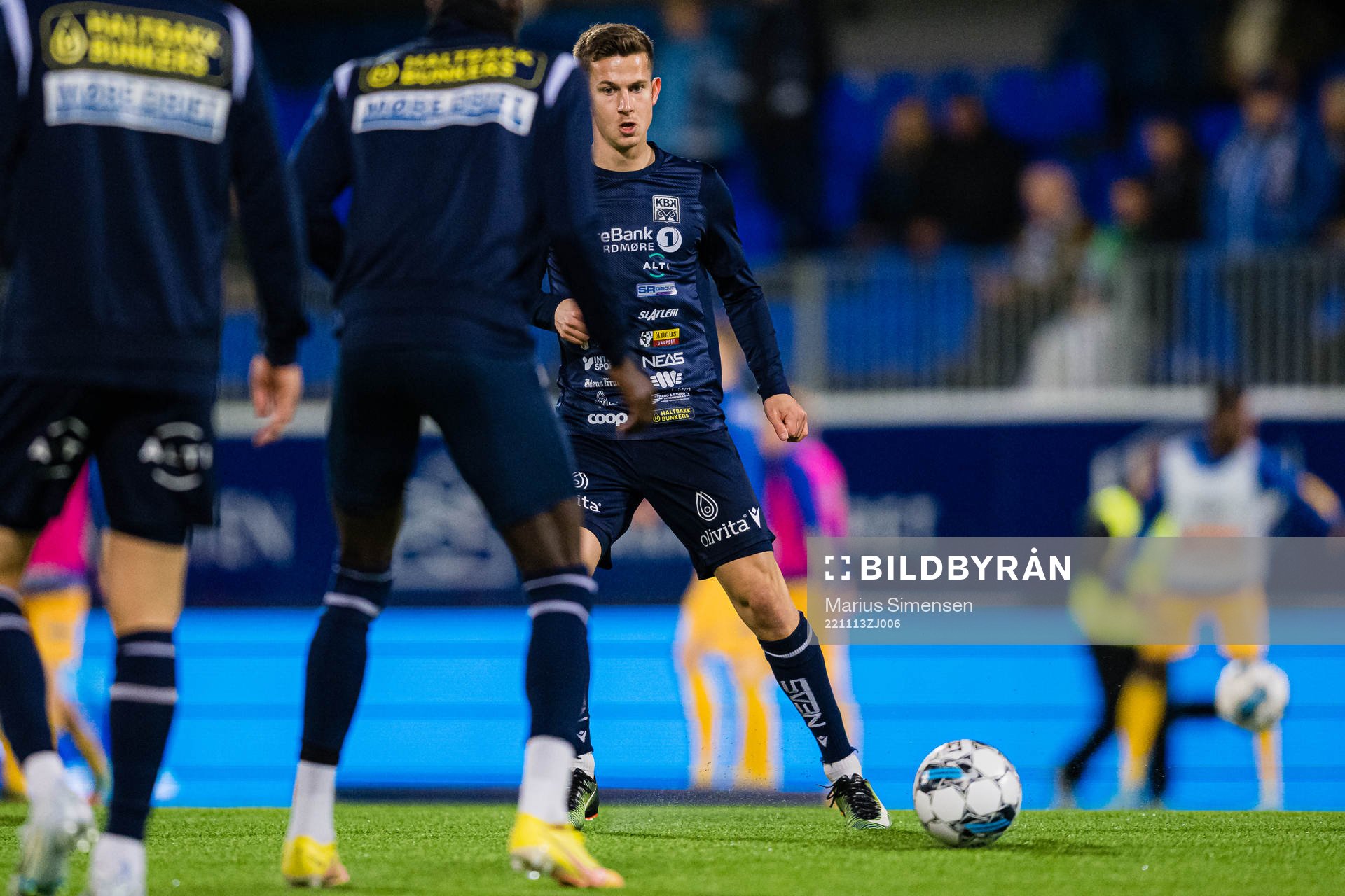 Sander Erik Kartum of Kristiansund warms up