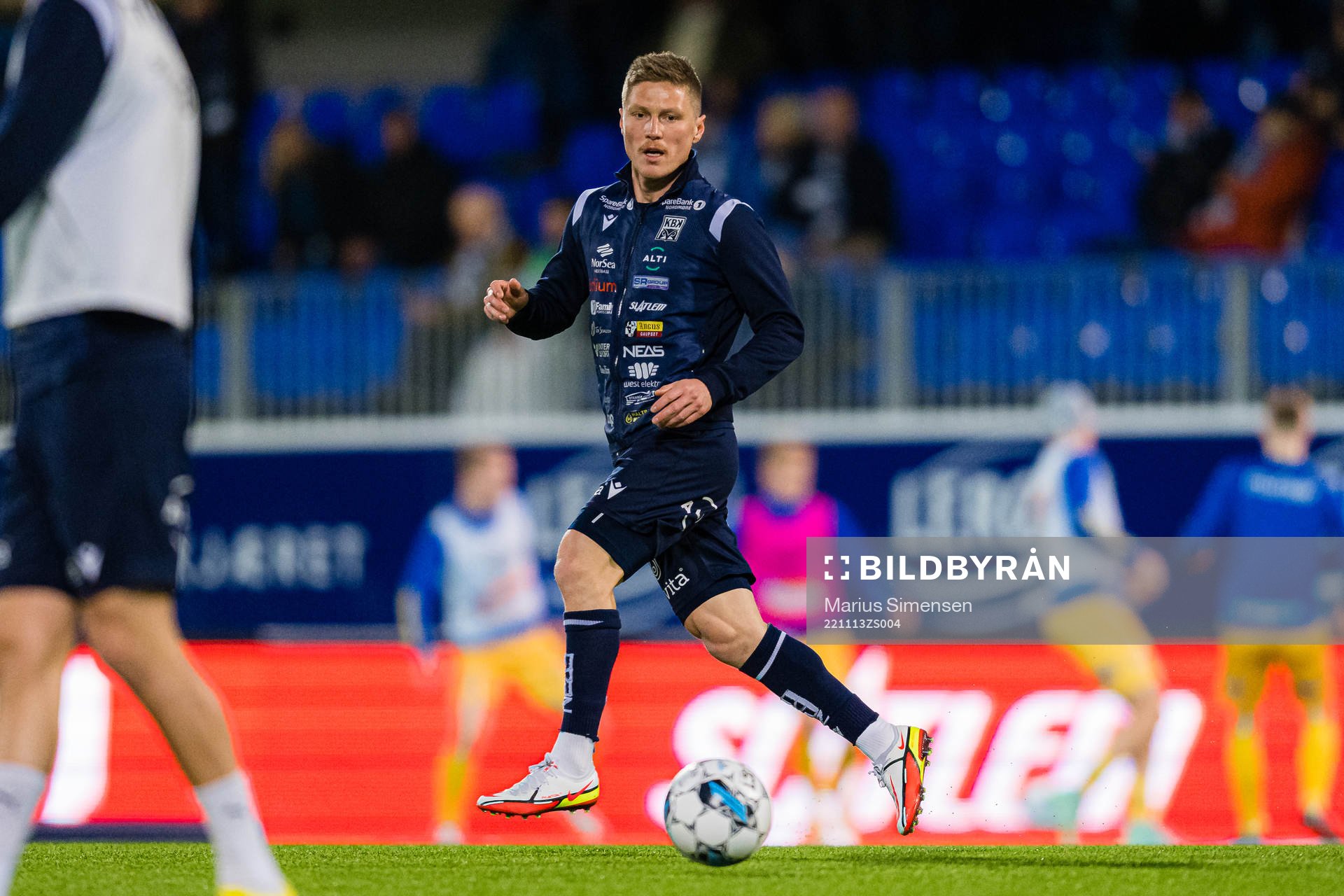 Torgil Øwre Gjertsen of Kristiansund warms up ahead of the Eliteserien match between Kristiansund and Jerv on November 13, 2022 in Kristiansund.