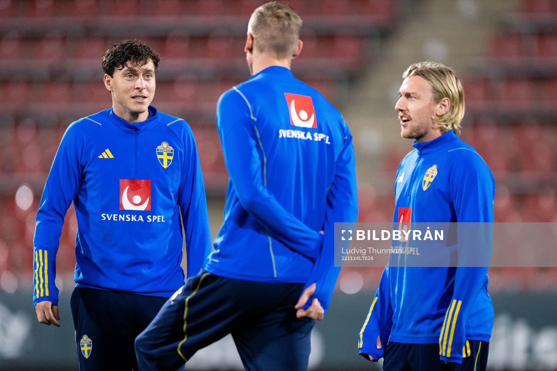 Viktor Nilsson Lindelöv and Emil Forsberg of the Swedish