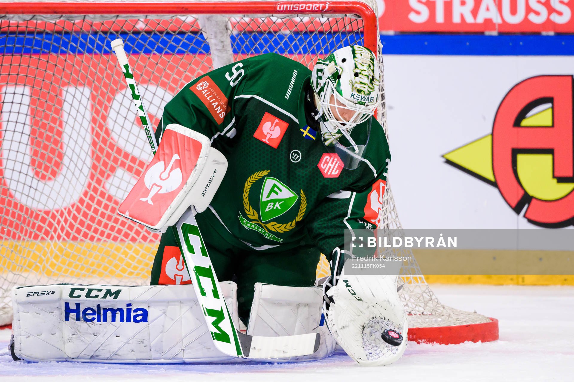 goaltender Matthew Tomkins  of Färjestad