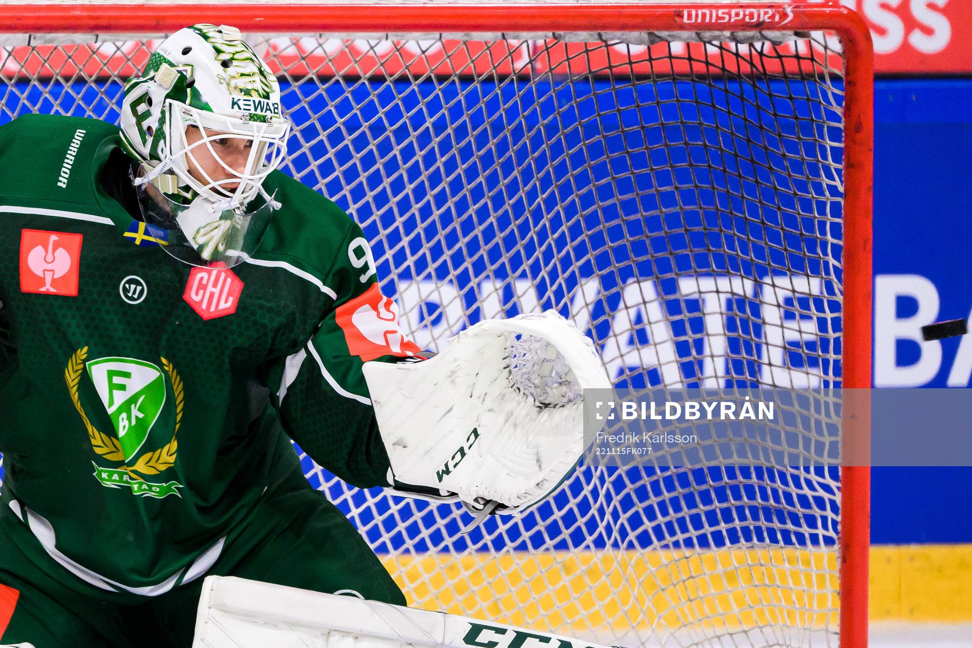 goaltender Matthew Tomkins  of Färjestad