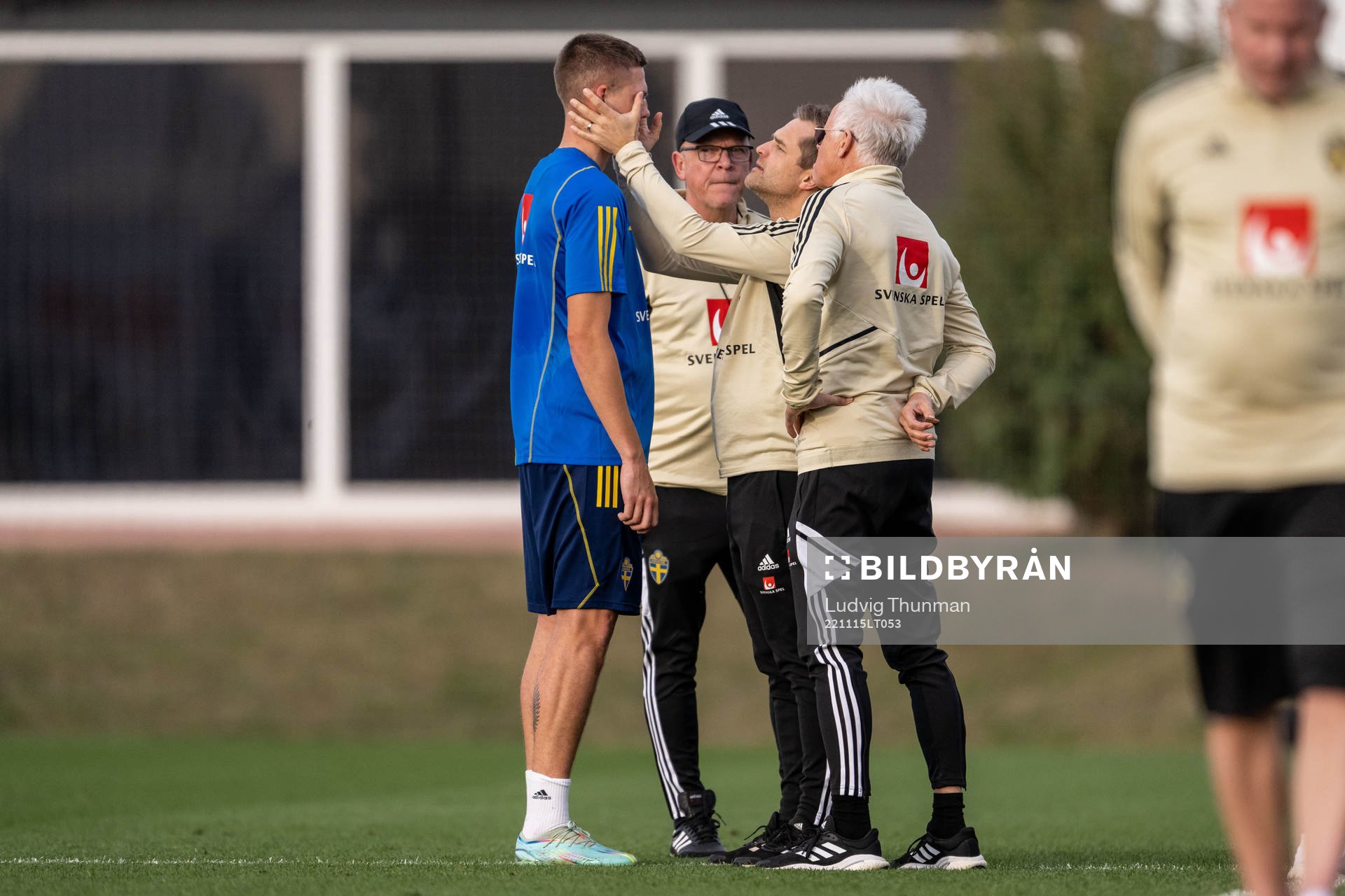 Emil Holm, head coach Janne Andersson, Jonas Werner, doctor