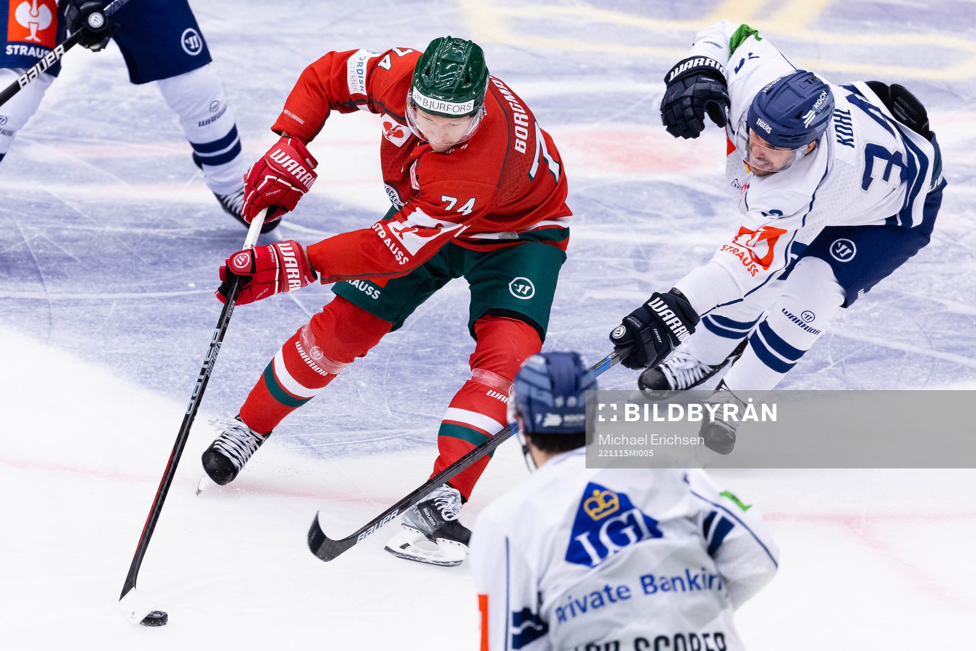 Andreas Borgman of Frölunda and Benedikt Kohl of Straubing