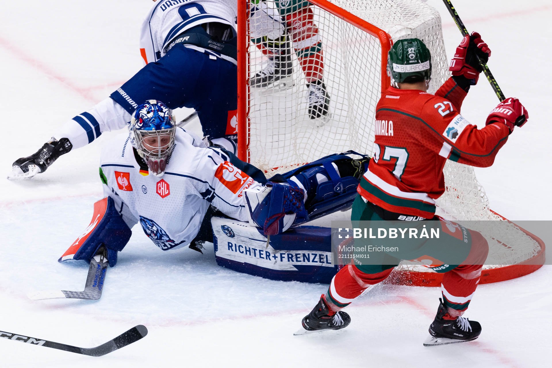 Goalkeeper Manuel Florian of Straubing Tigers with a save