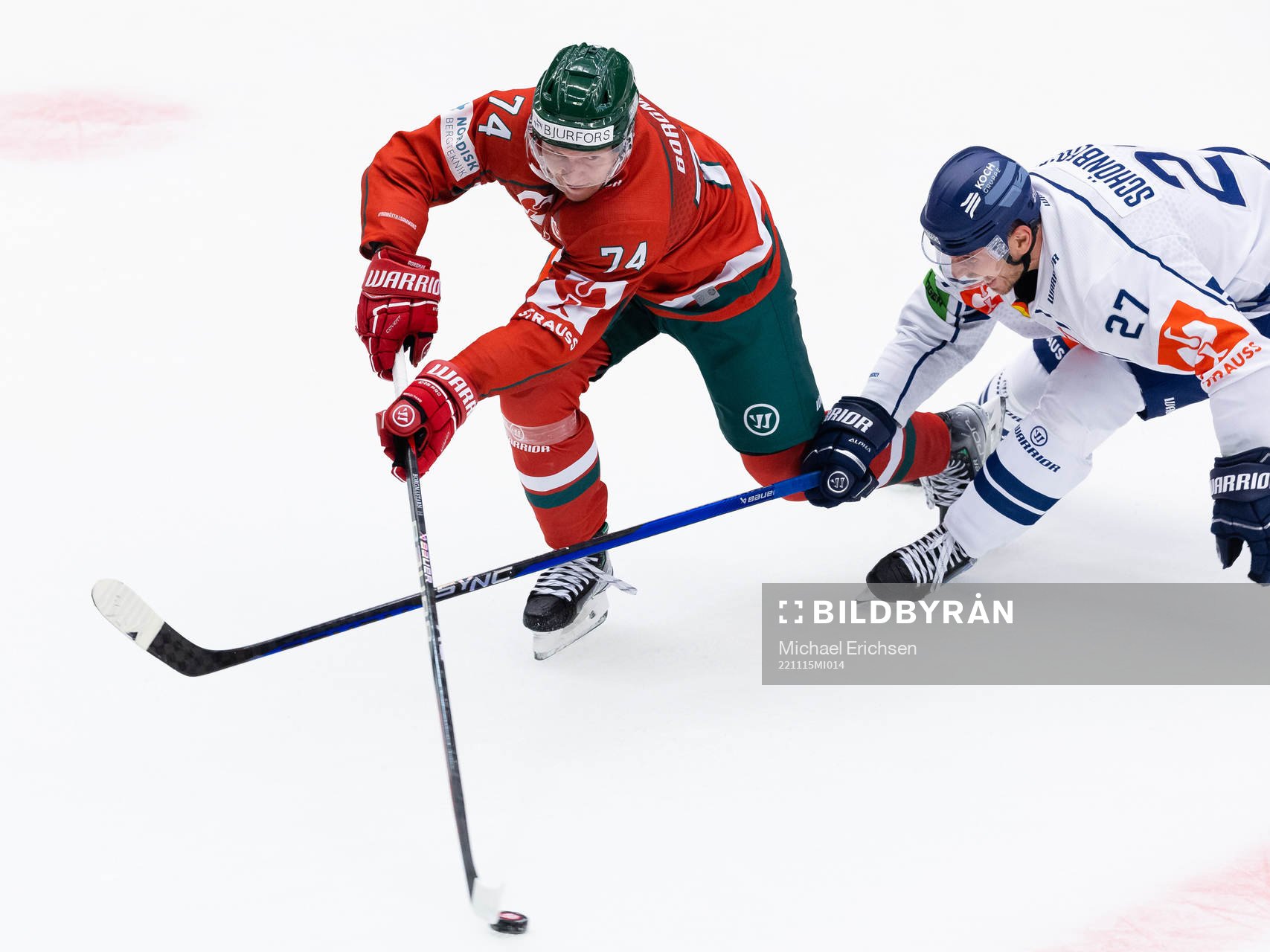 Andreas Borgman of Frölunda and Sandro Schönberger of