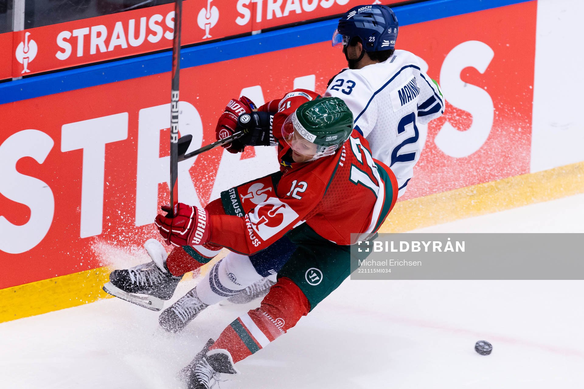 Max Friberg of Frölunda and Brandon Manning of Straubing