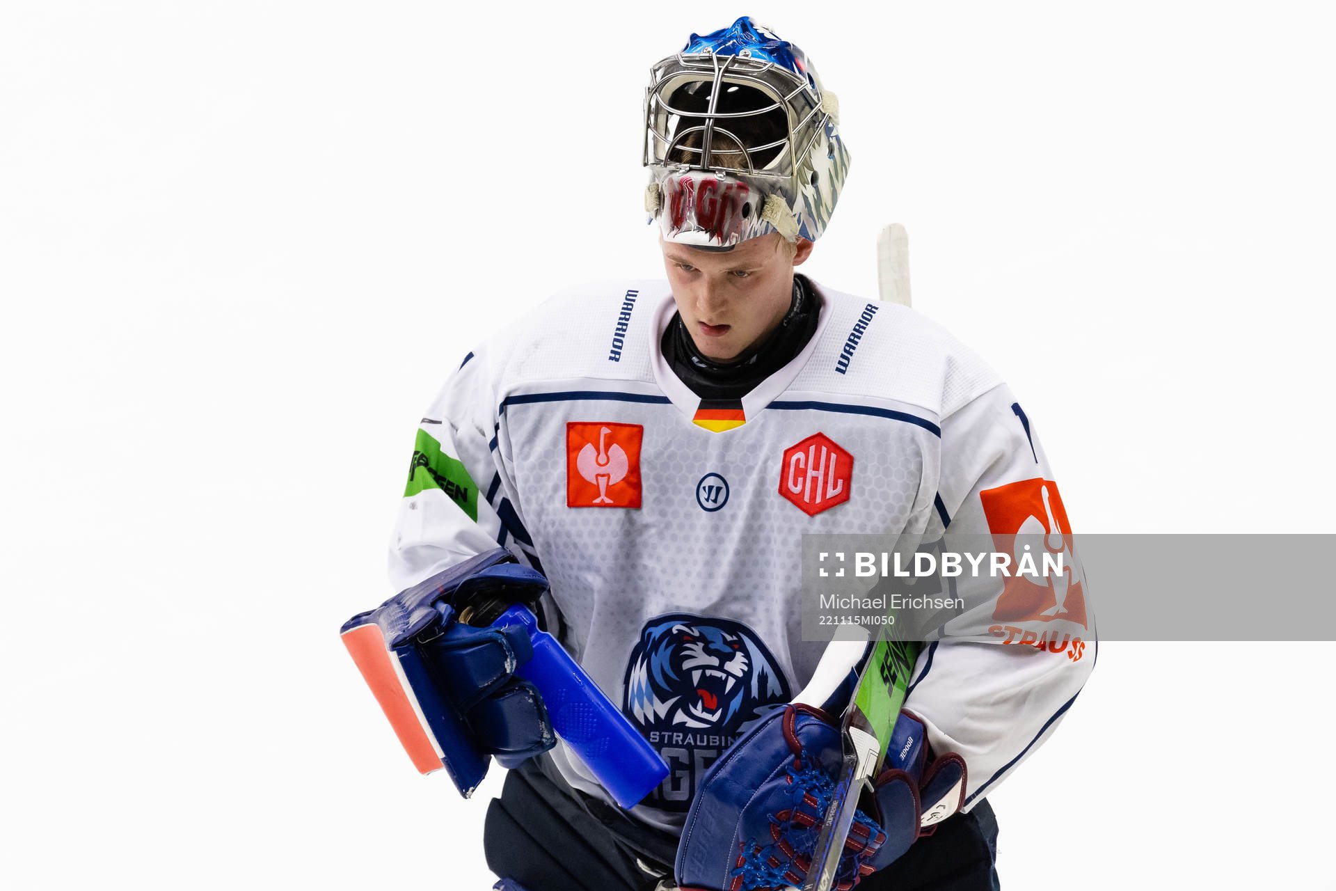 Goalkeeper Manuel Florian of Straubing Tigers look dejected