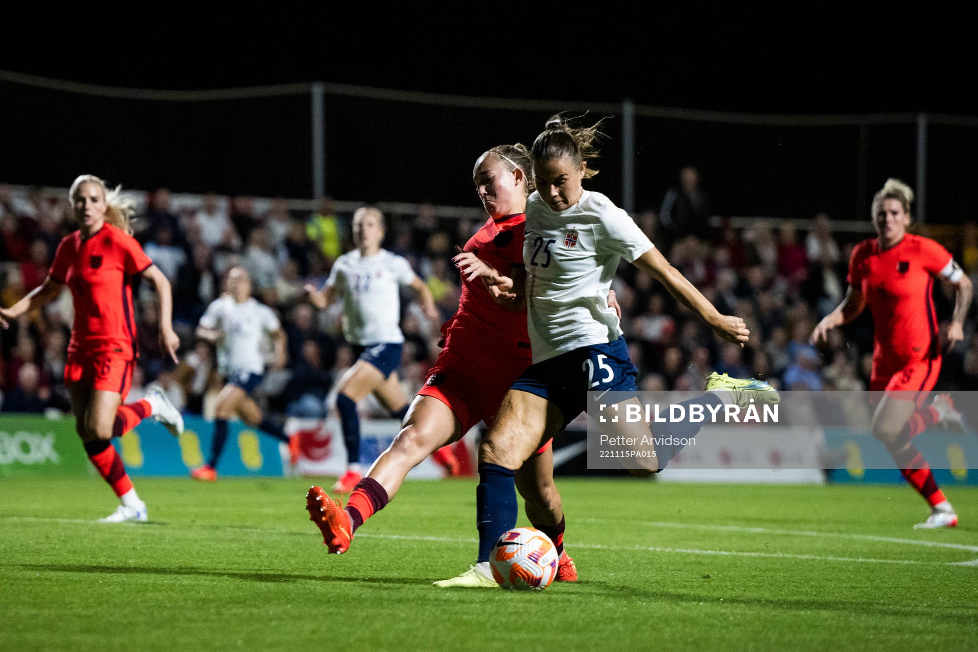 Emilie Haavi of Norway and Maya Le Tissier of England