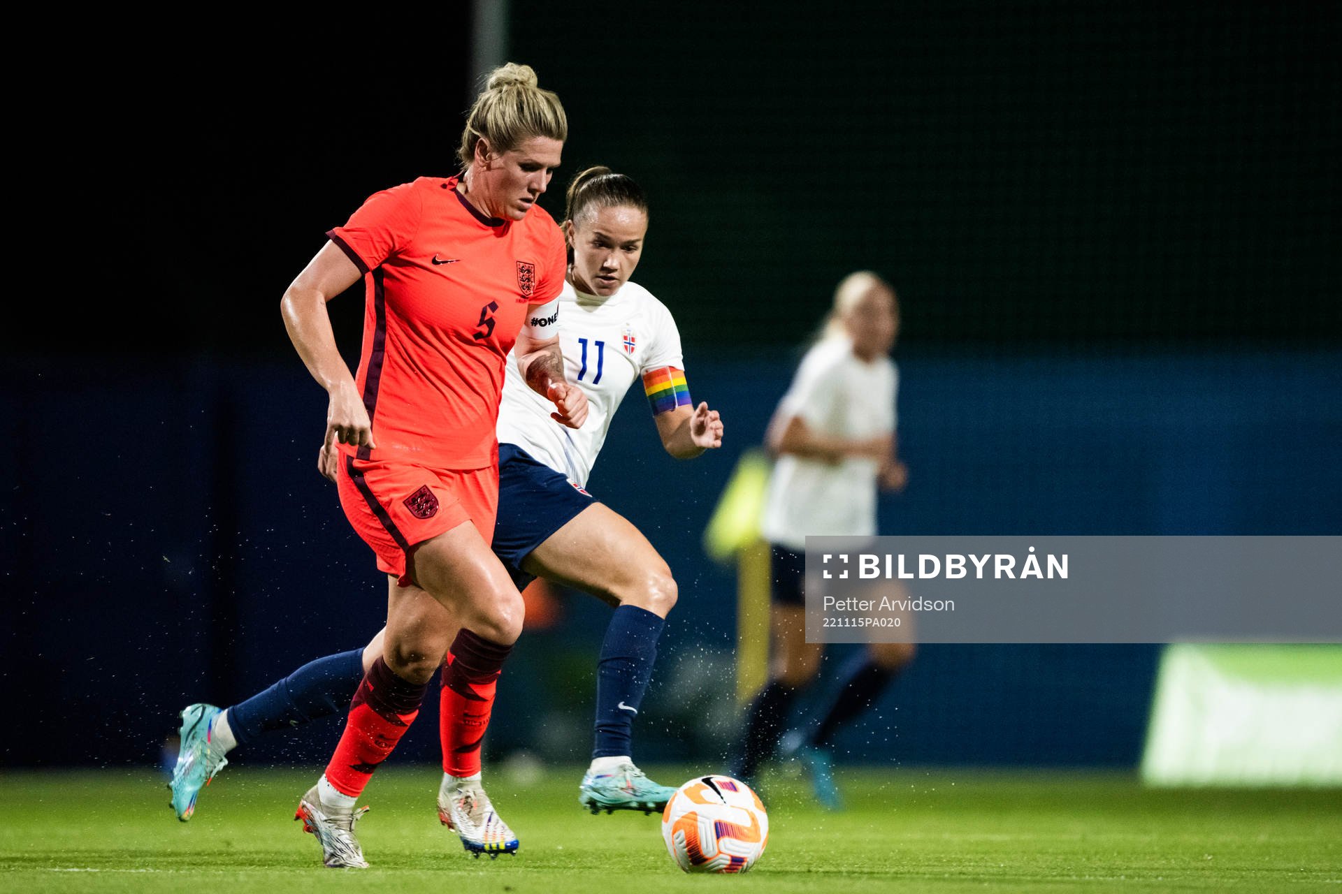 Millie Bright of England and Guro Reiten of Norway