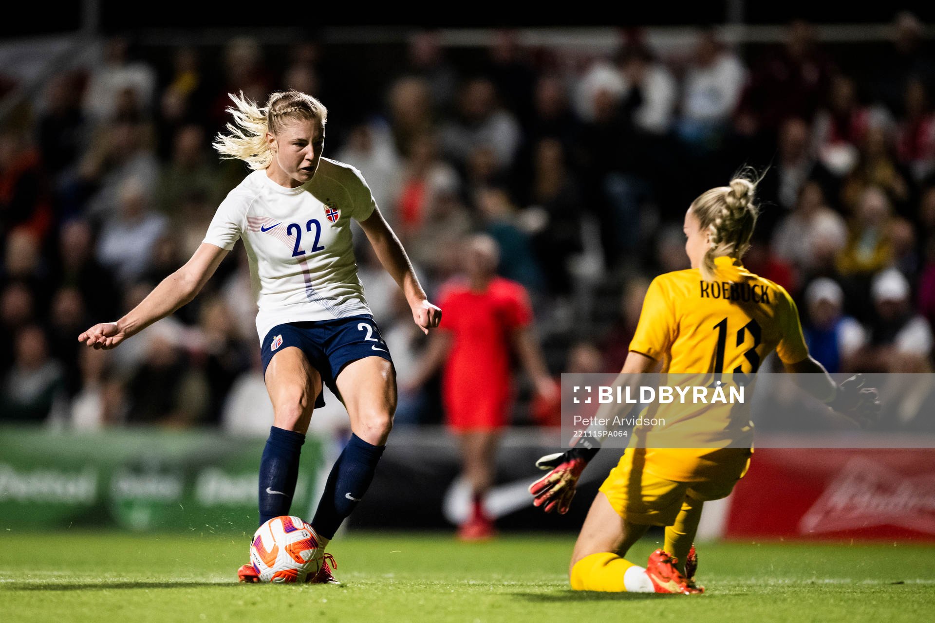 Sophie Roman Haug of Norway and goalkeeper Ellie Roebuck of