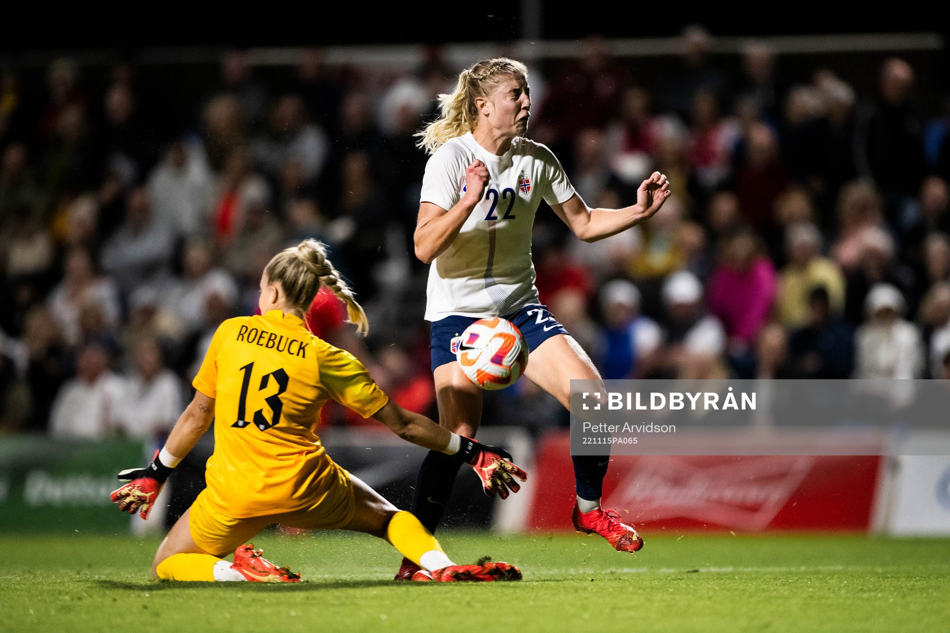 Sophie Roman Haug of Norway and goalkeeper Ellie Roebuck of