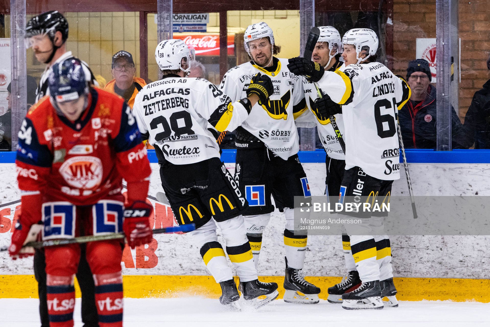 Västerås Trevor Cheek jublar med lagkamrater