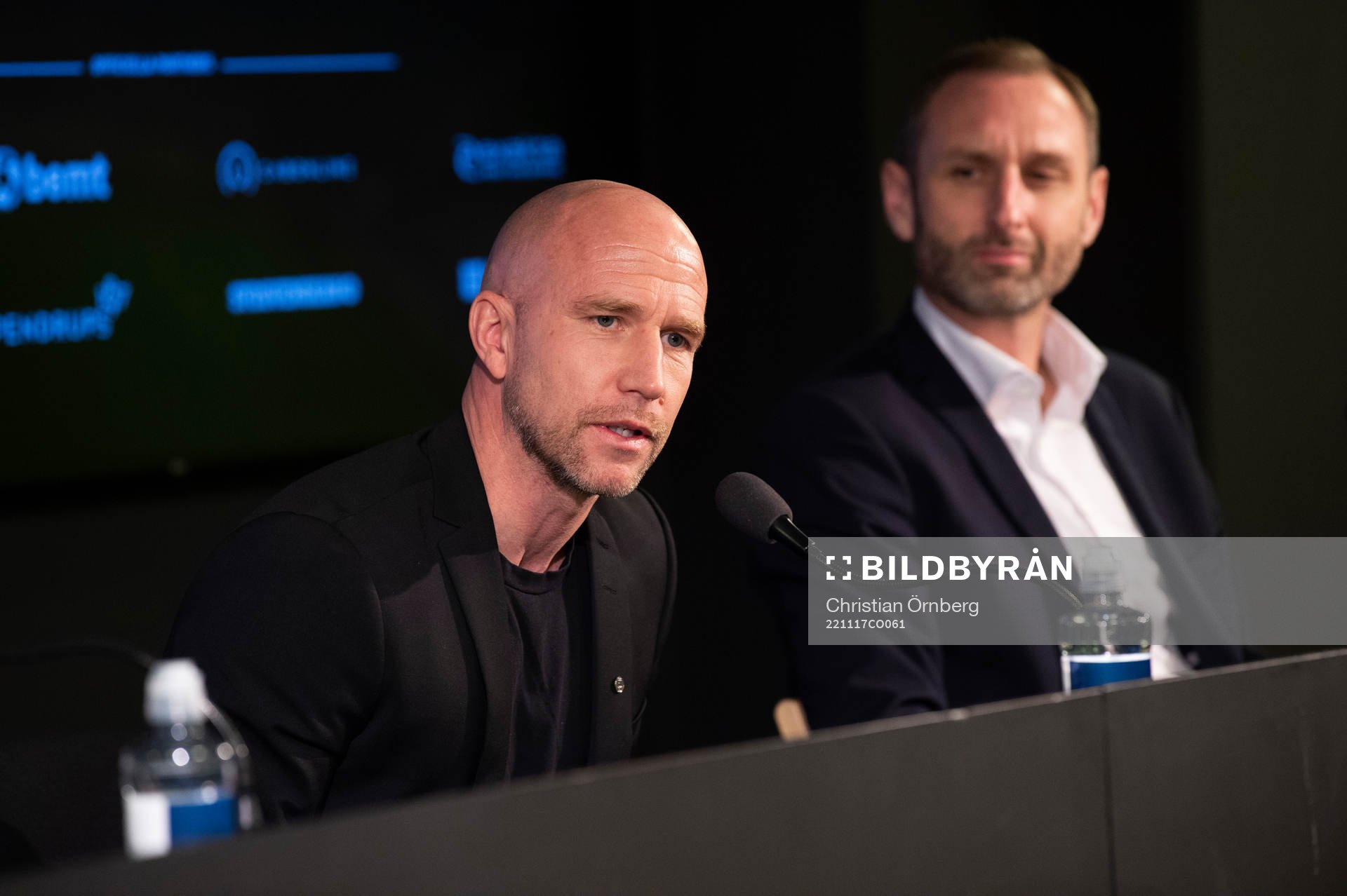 Sportchef Andreas Georgson presenterar Henrik Rydström som