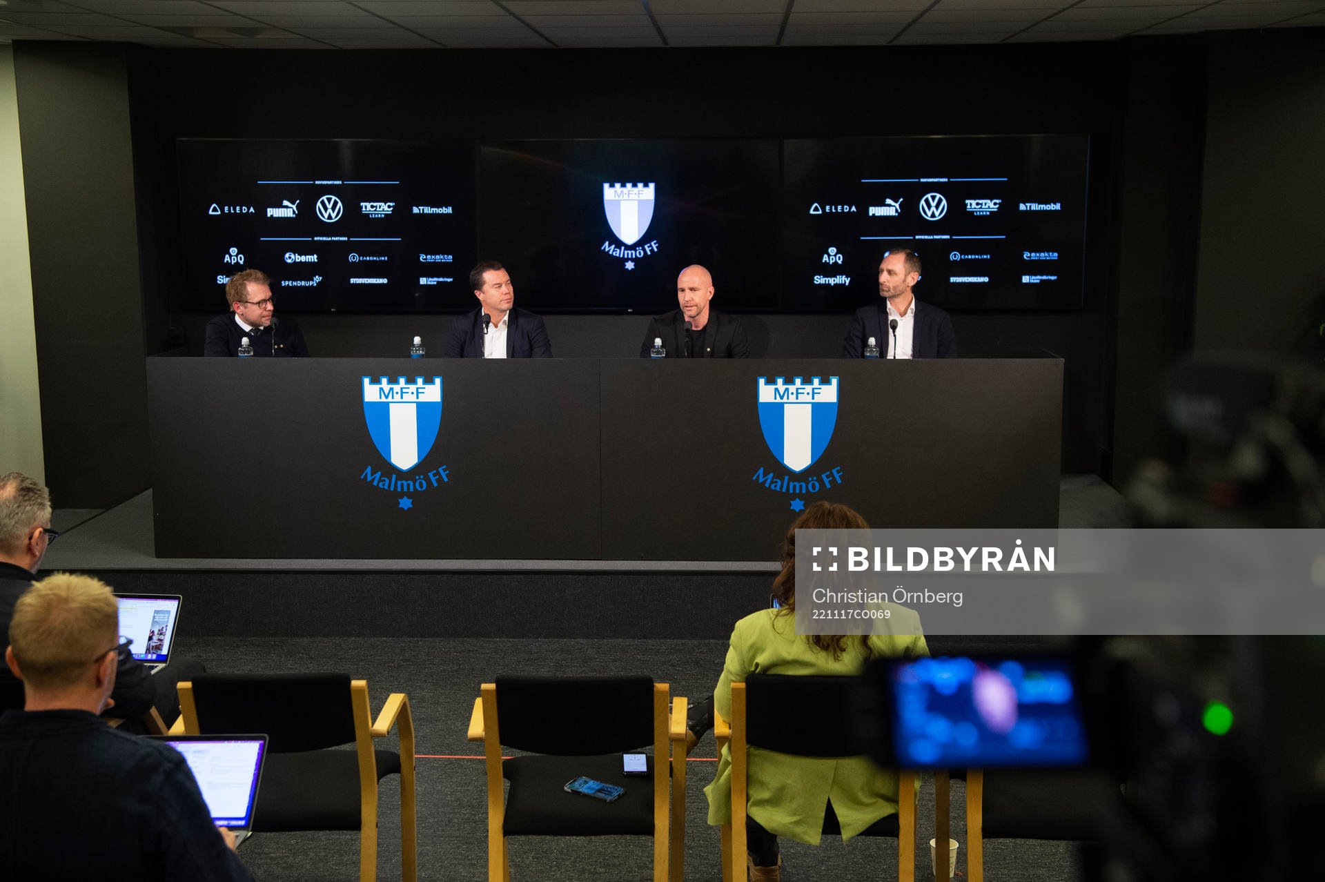 Presschef Peter Sohlmér, Sportdirektör Daniel Andersson och sportchef Andreas Georgson presenterar Henrik Rydström som ny huvudtränare under en presskonferens med Malmö FF den 17 november 2022 i Malmö.