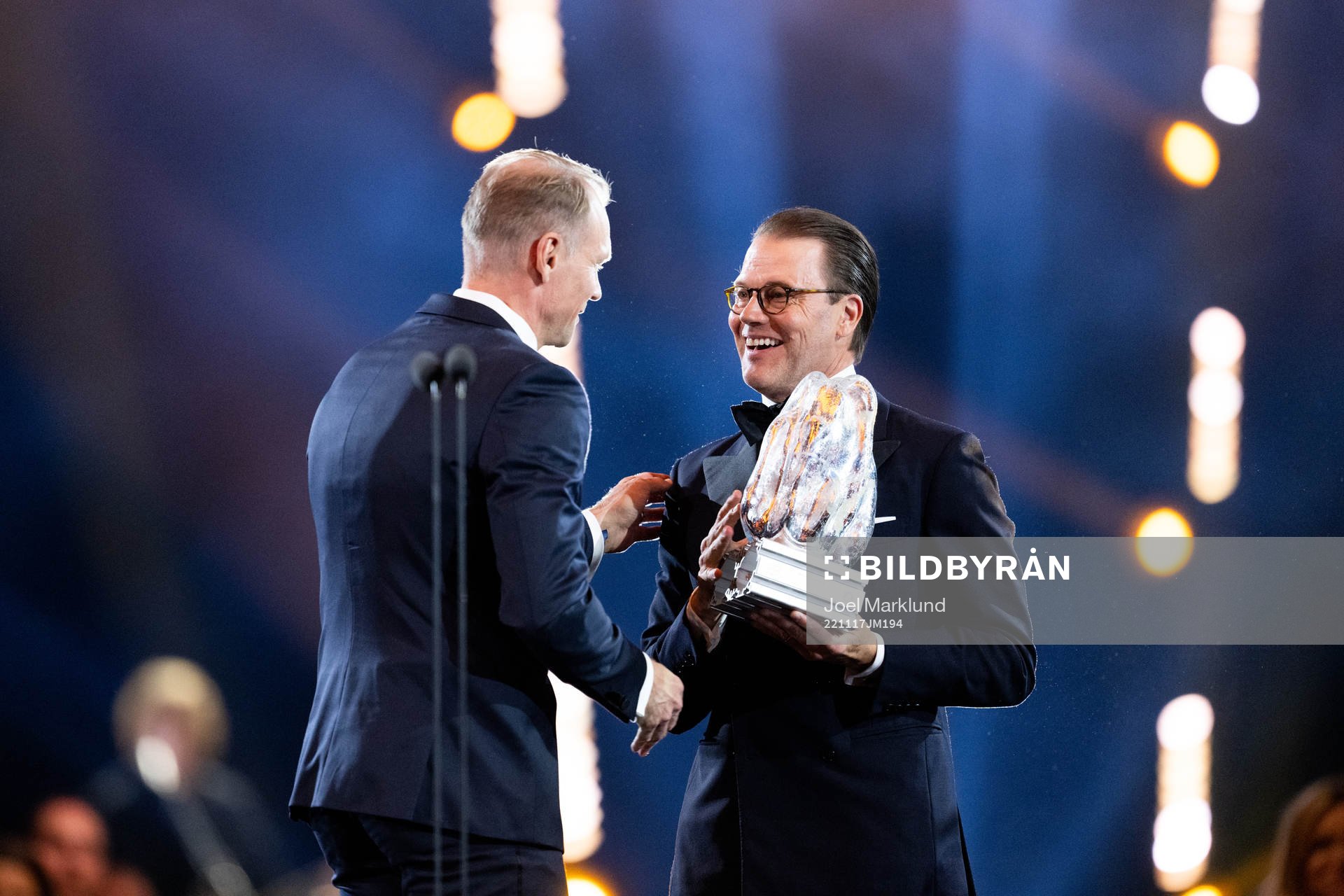 Nicklas Lidström och Prins Daniel, prisutdelare av