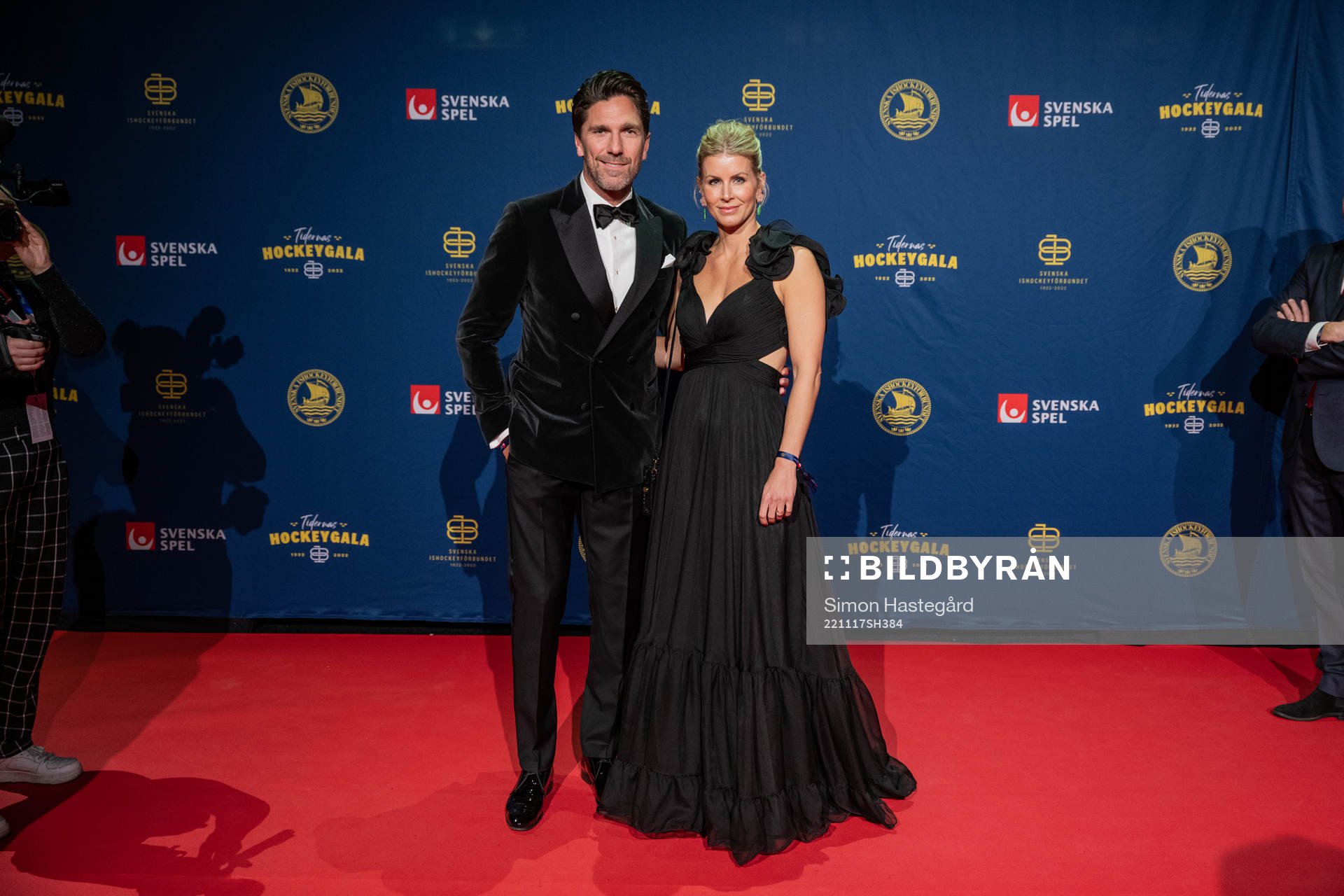 Henrik Lundqvist med fru Therese Andersson på röda mattan