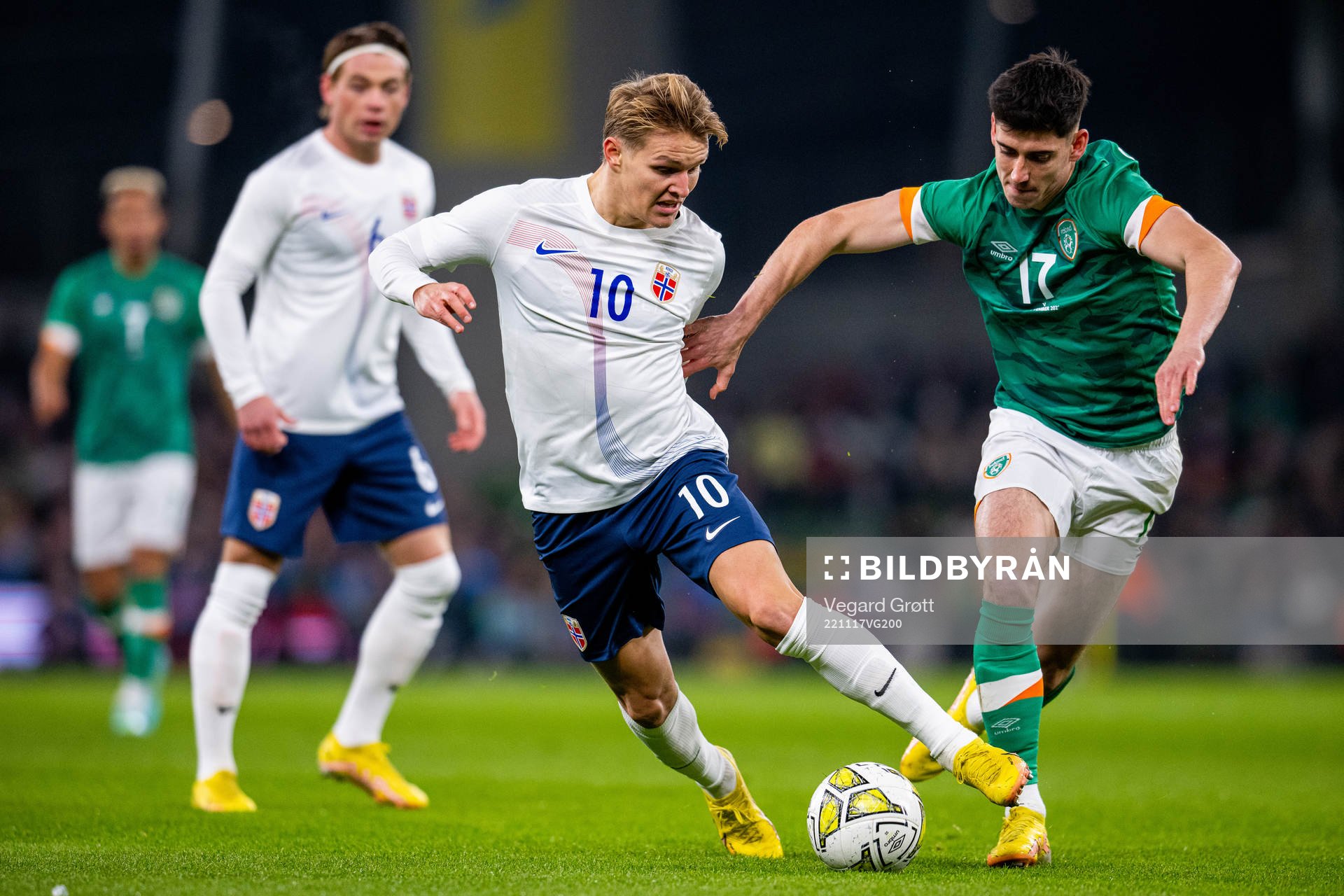 Martin Ødegaard of Norway and Callum O'Dowda of Ireland