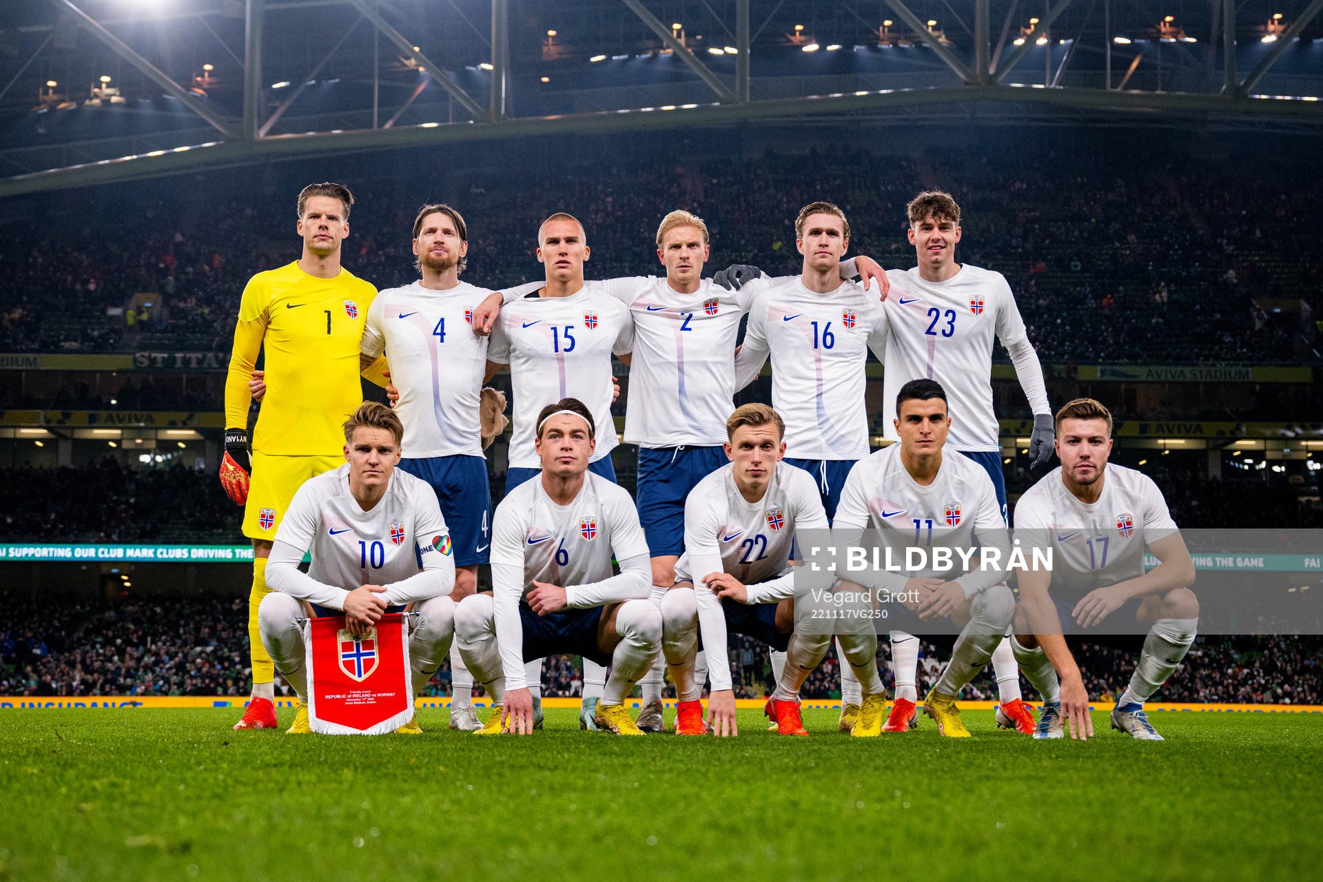 The starting eleven of Norway pose for a team photo