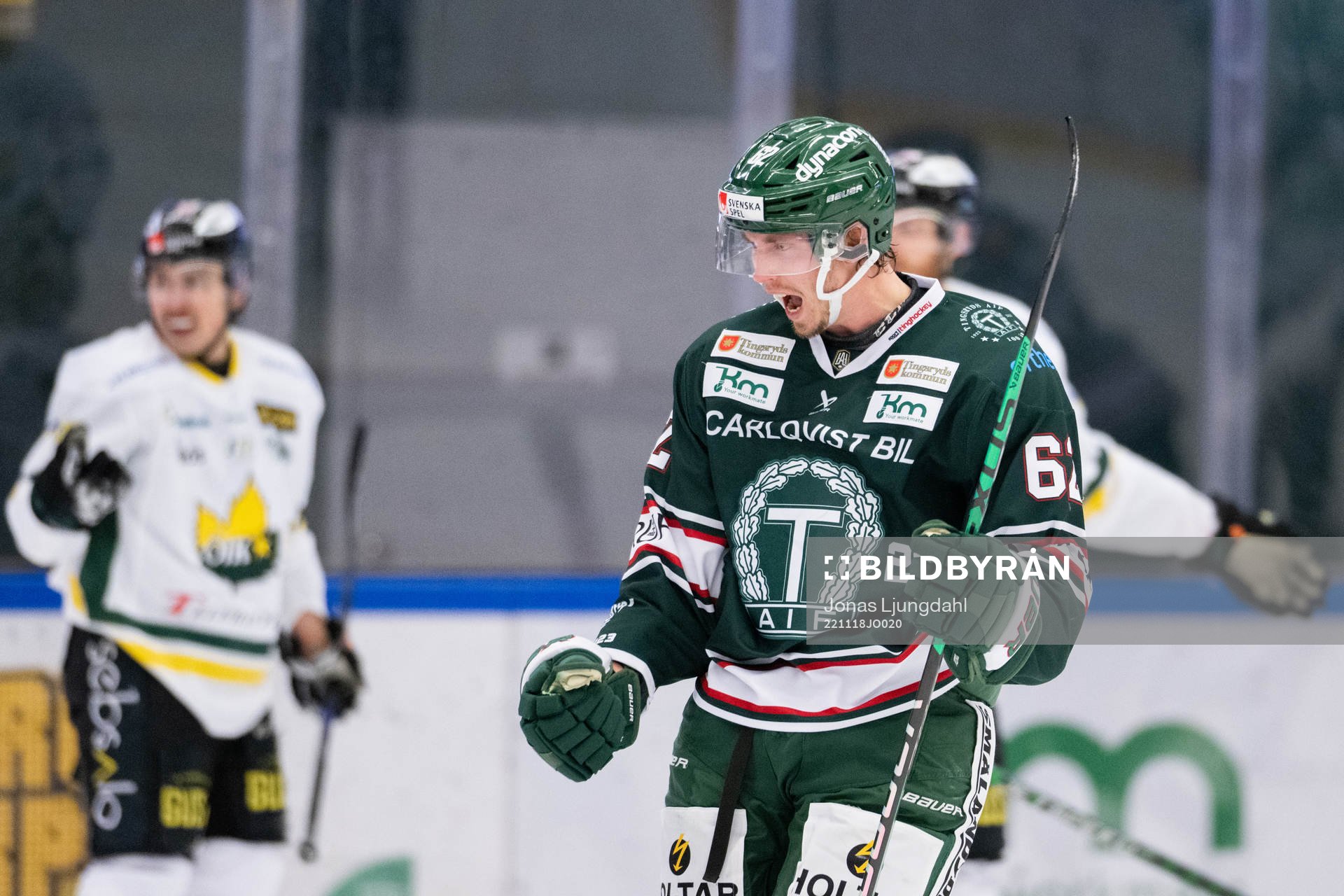 Tingsryds Simon Åkerström jublar sitt 1-3 mål