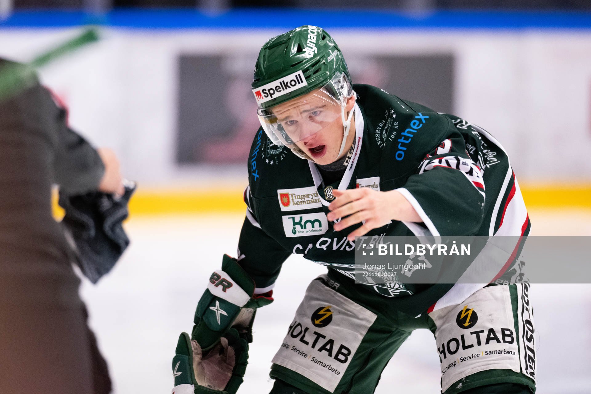 Tingsryds Isak Hellerstedt har näsblod