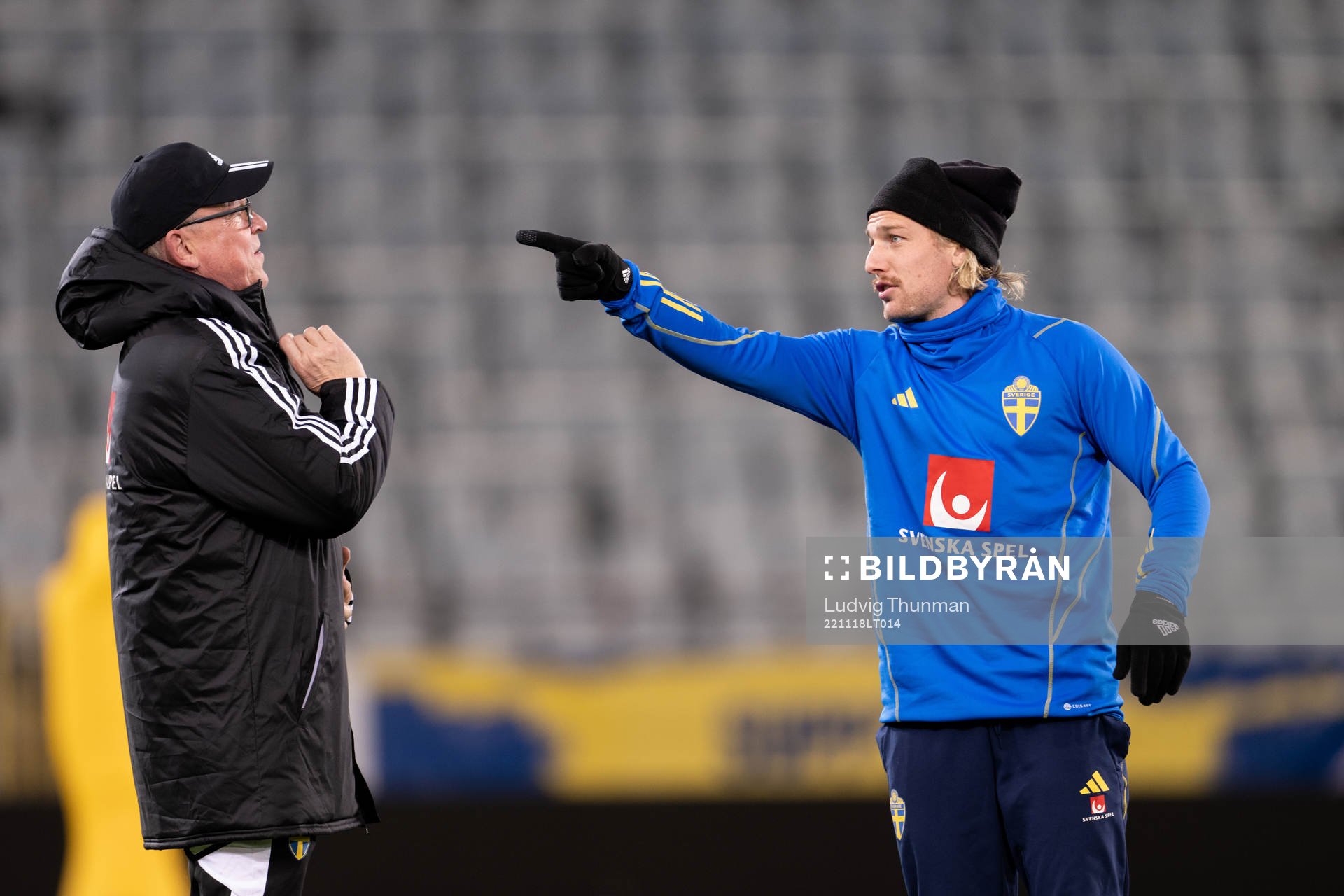 Head coach Janne Andersson and Emil Forsberg of the Swedish