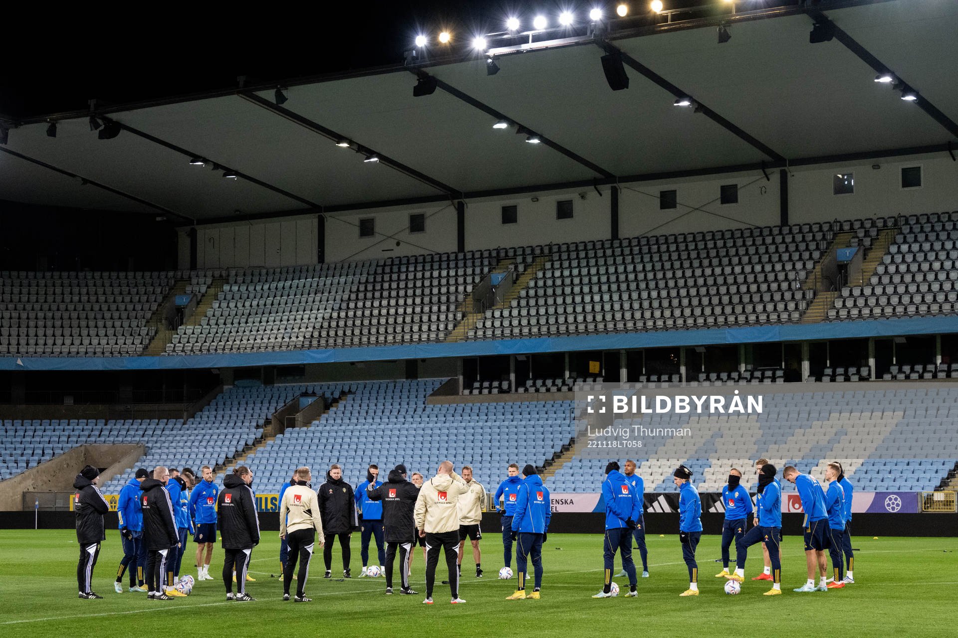 Players and head coach Janne Andersson of the Swedish