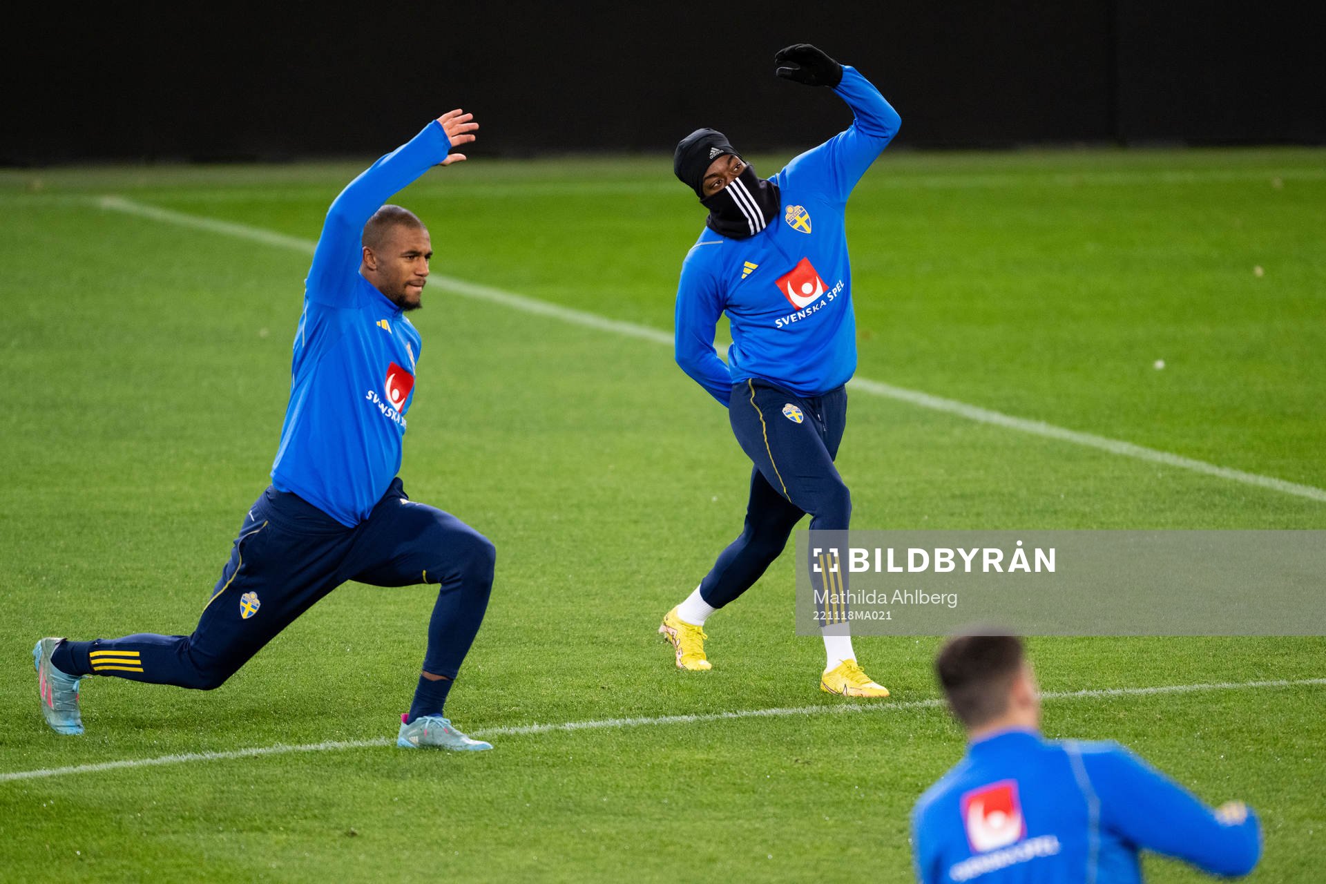 Isak Hien and Anthony Elanga of the Swedish national