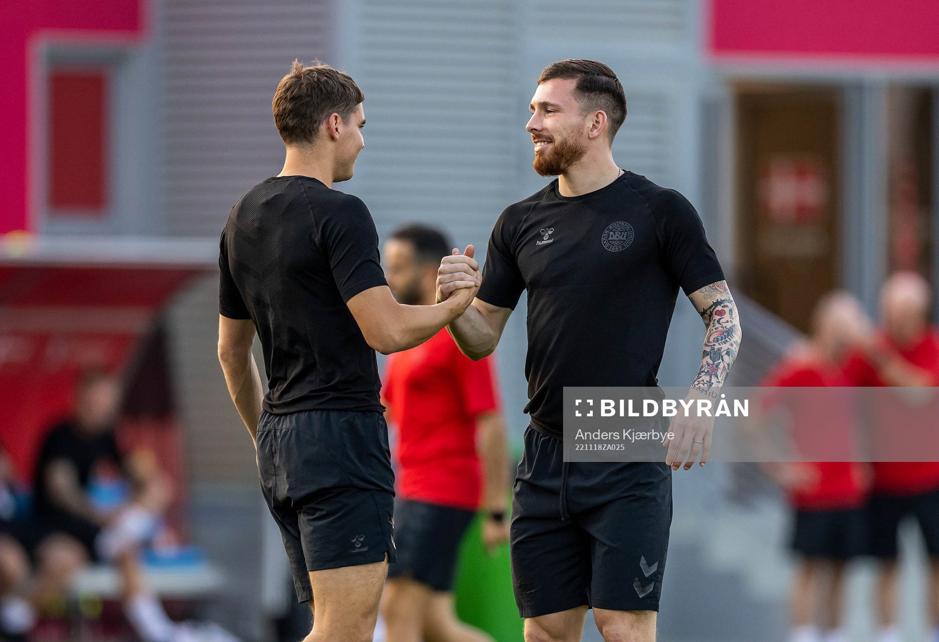 [DK=20221118: Herrelandsholdet træner i Doha, Qatar -