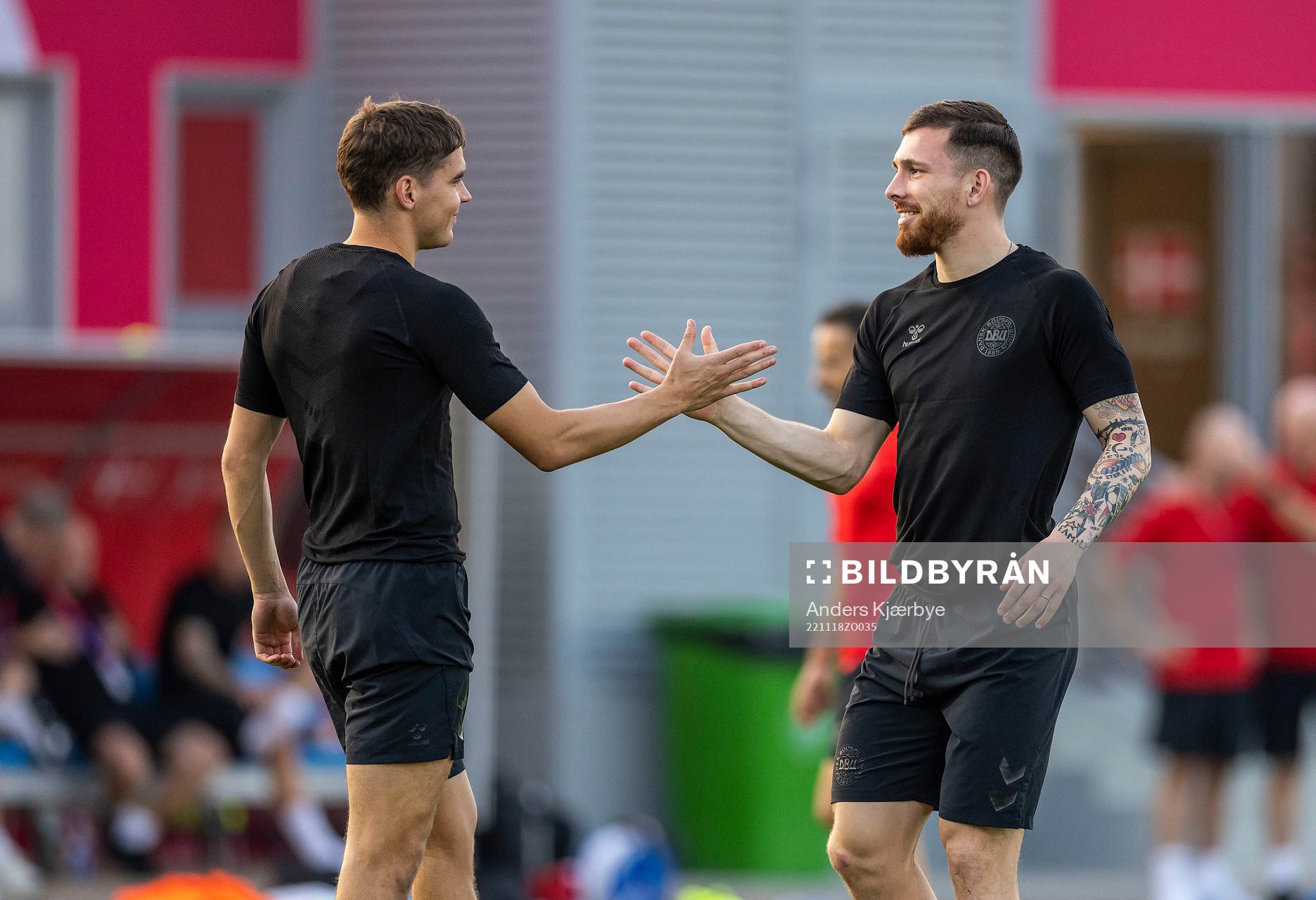 [DK=20221118: Herrelandsholdet træner i Doha, Qatar -