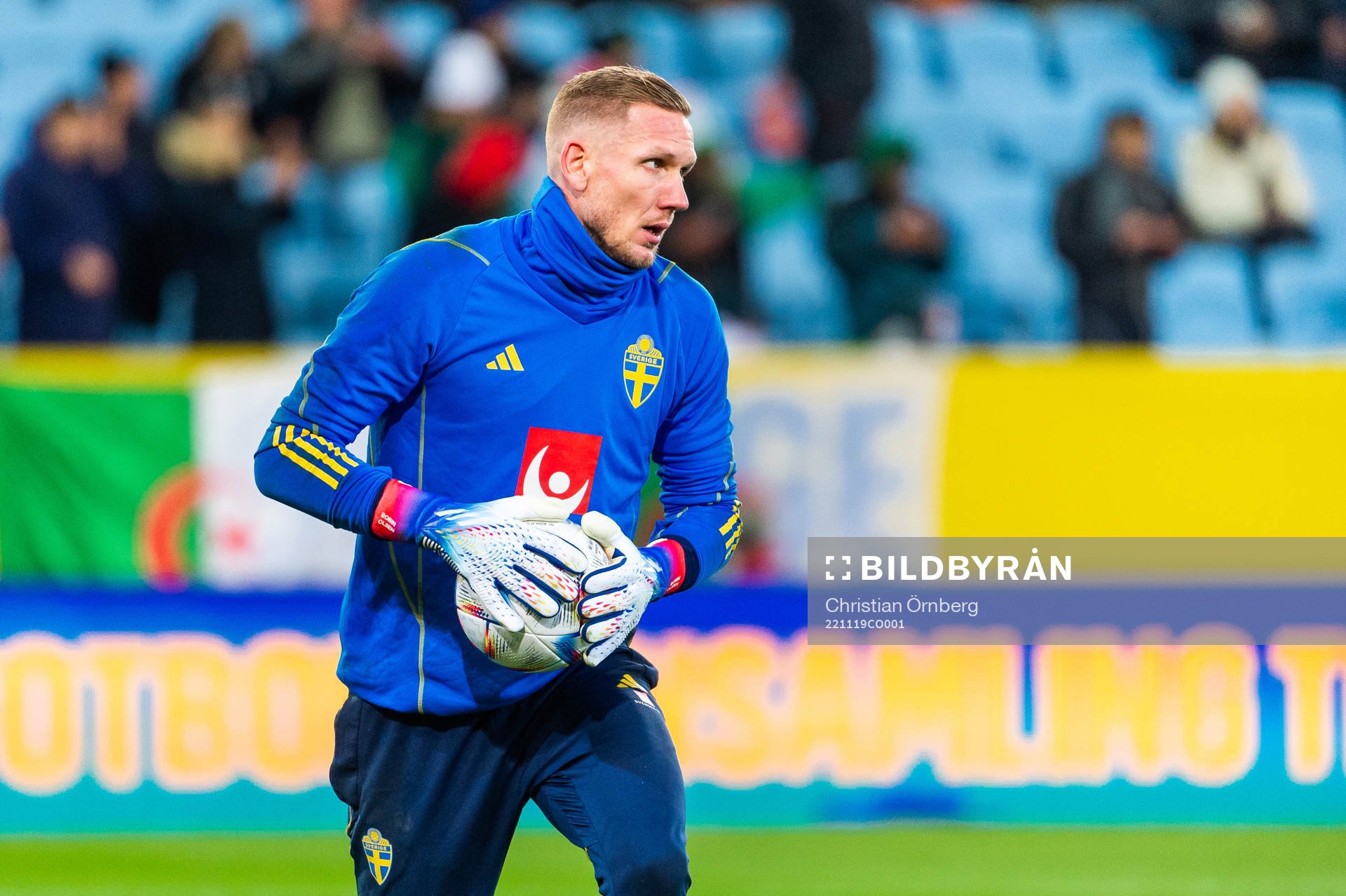 goalkeeper Robin Olsen of Sweden