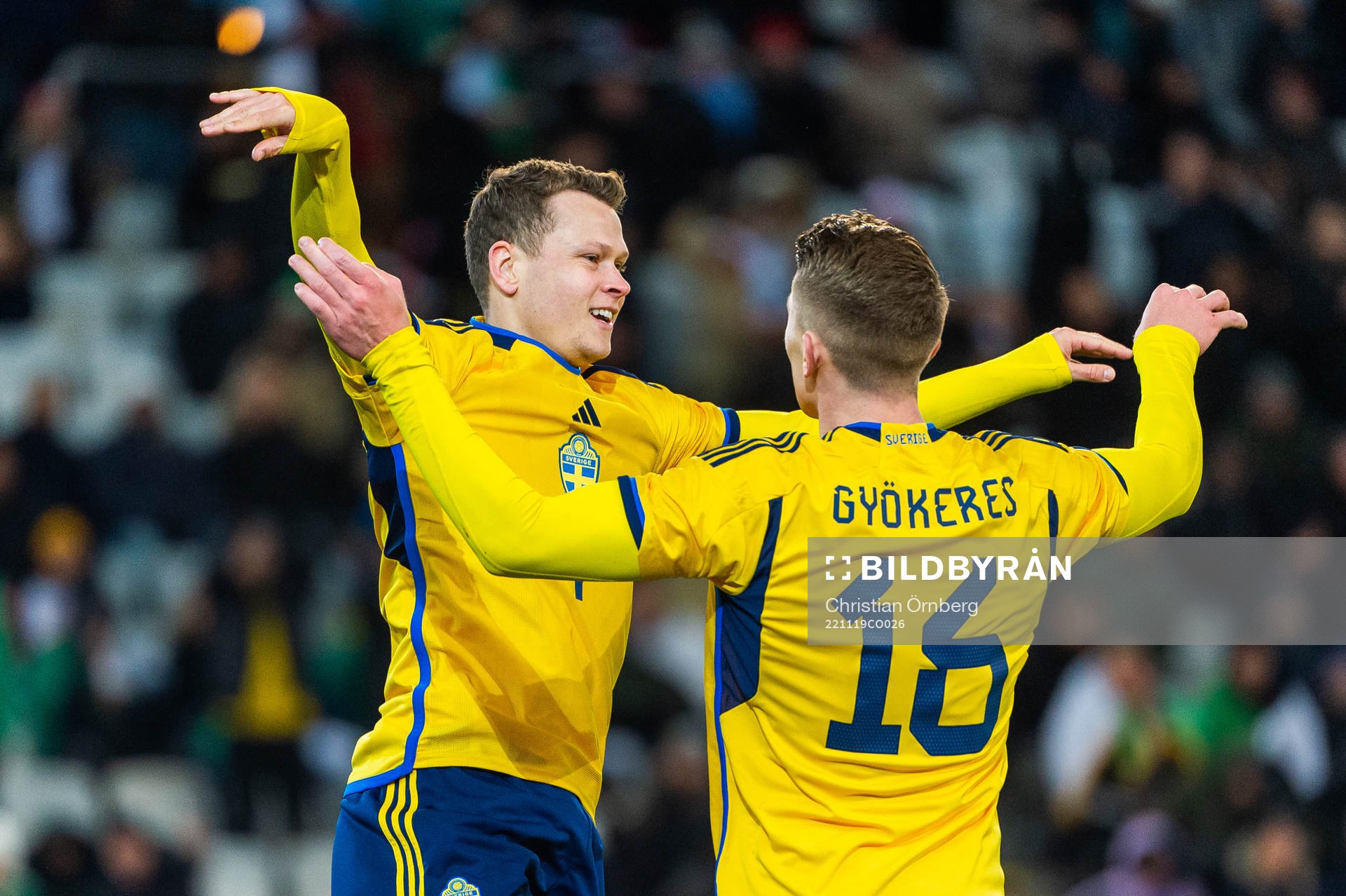 Viktor Claesson of Sweden scored 2-0 and celebrates with