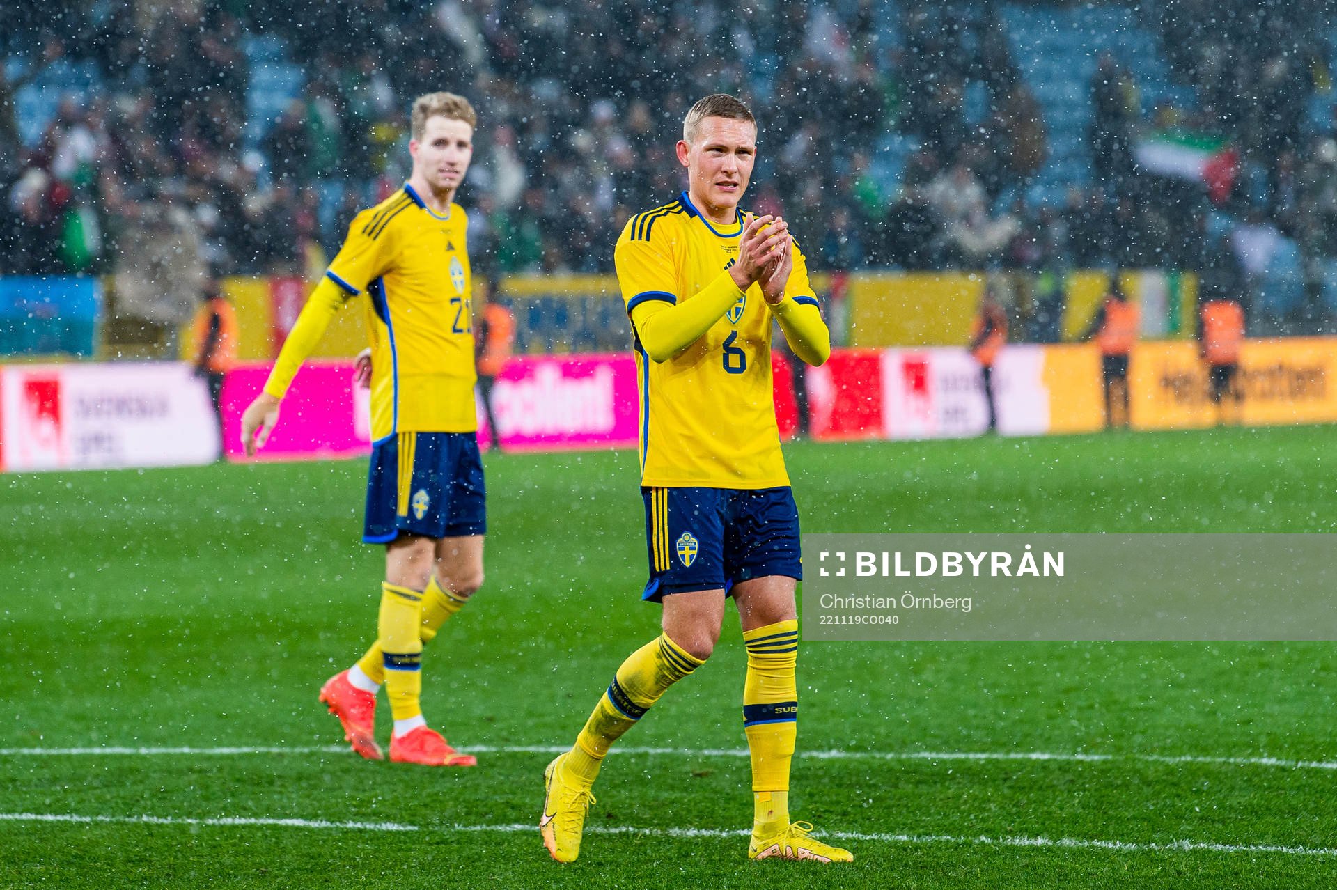 Ludwig Augustinsson of Sweden recognizes the spectators