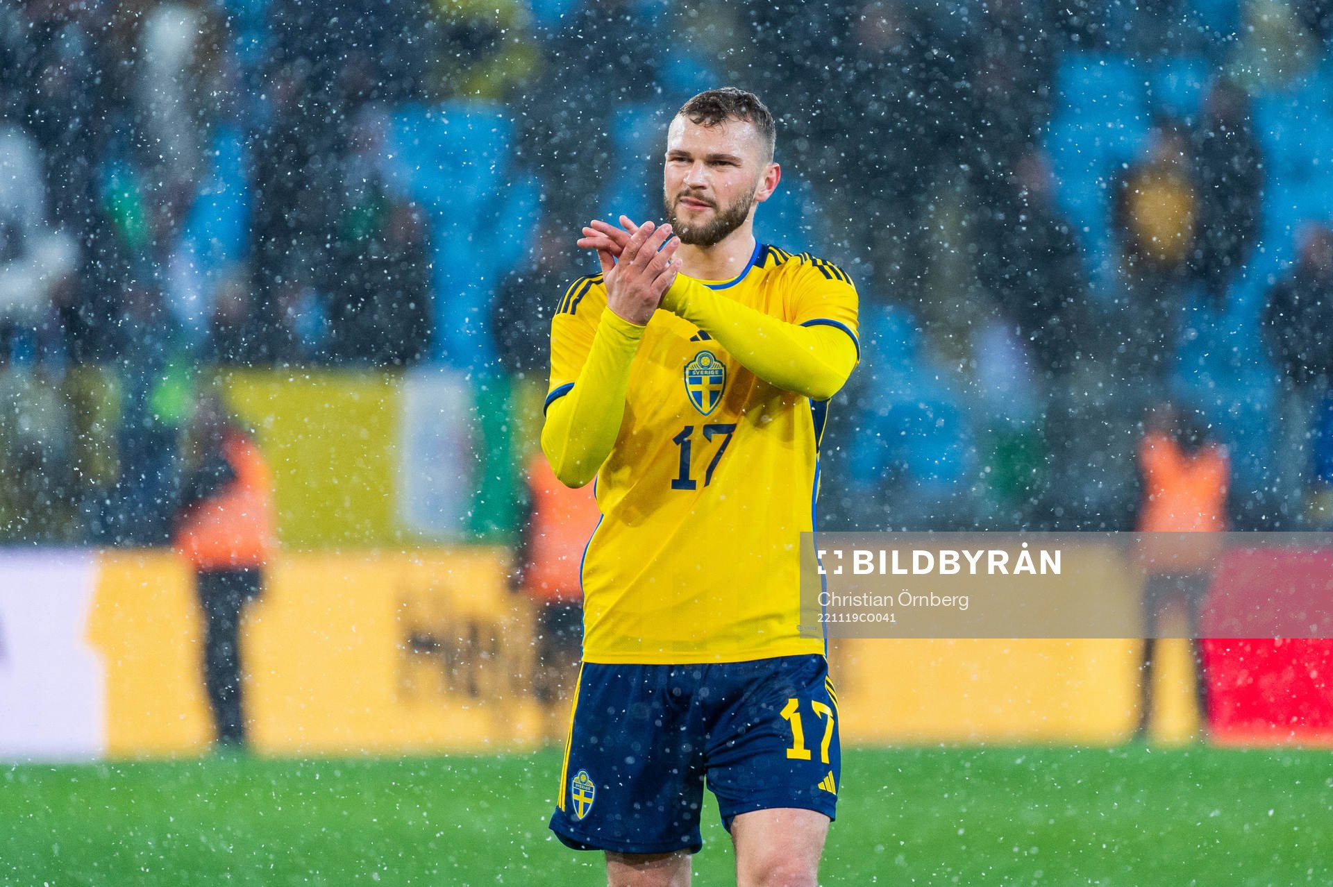 Jesper Karlström of Sweden recognizes the spectators