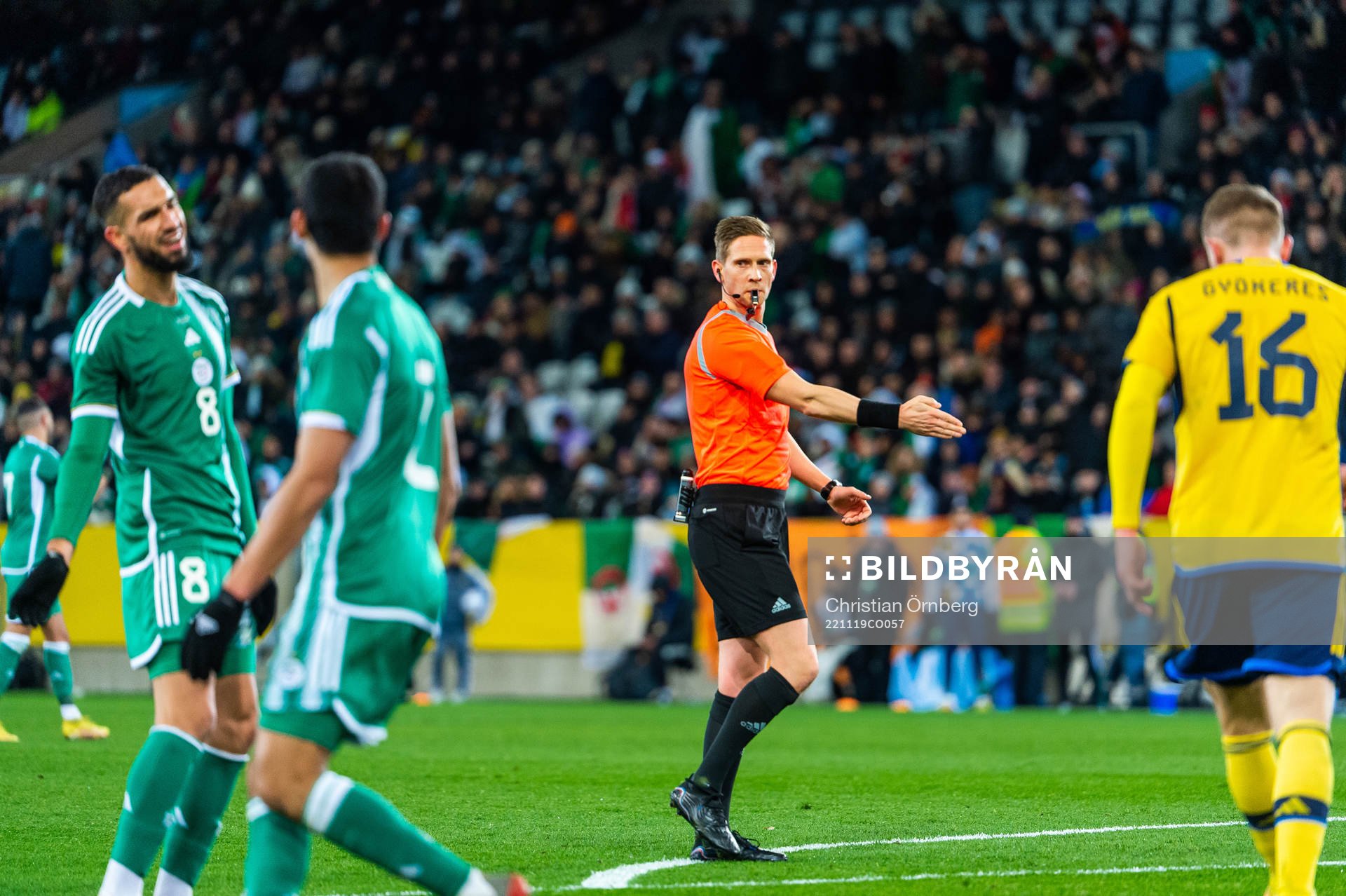 Referee Espen Eskås calls a penalty shot for of Sweden