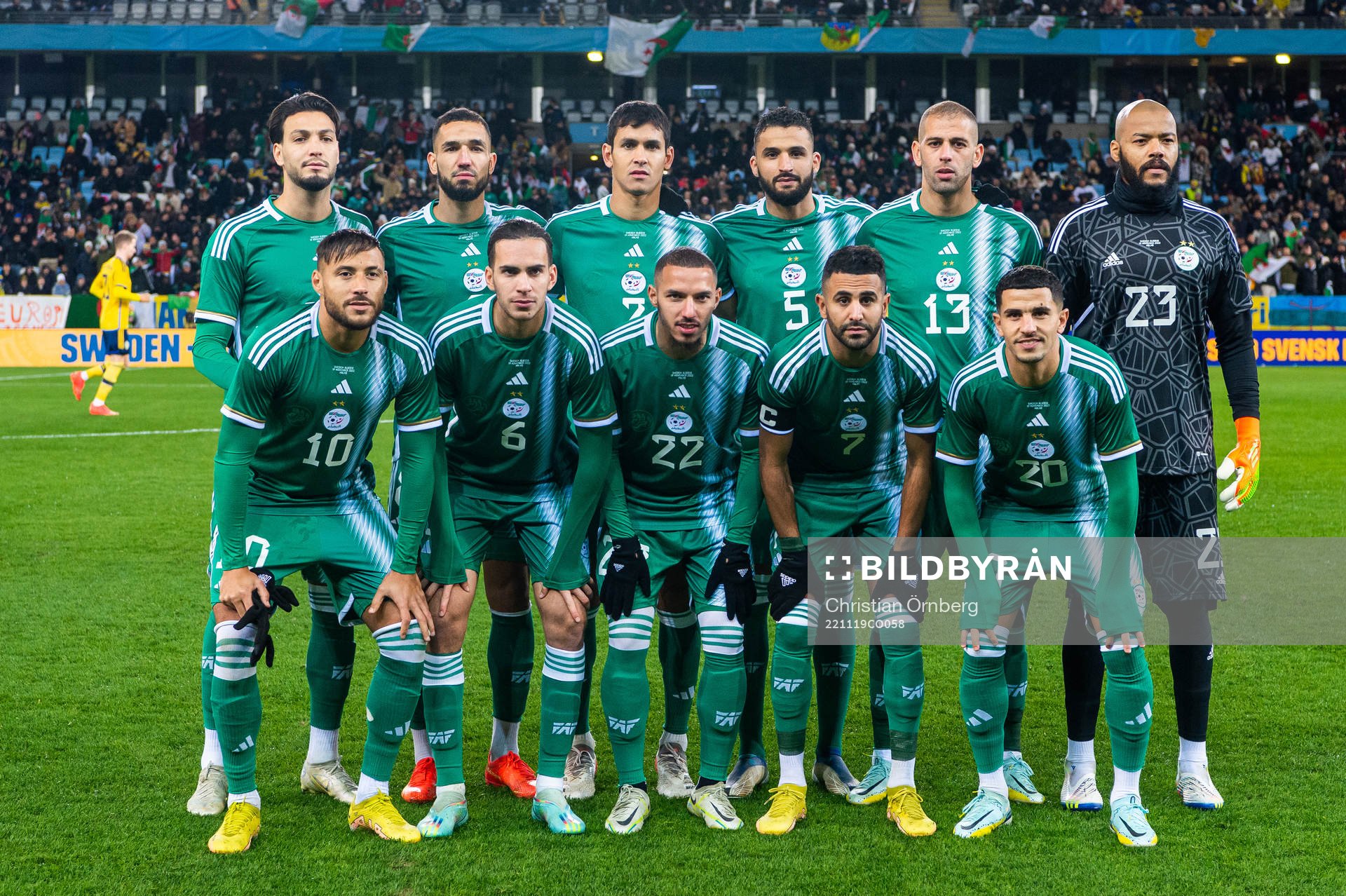 The starting eleven of Algeria pose for a picture